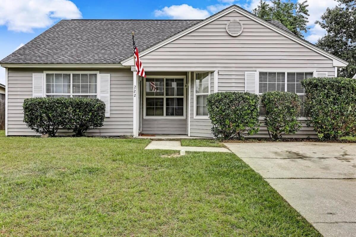 Fenced Yard Lovely At Laurelwood Savannah