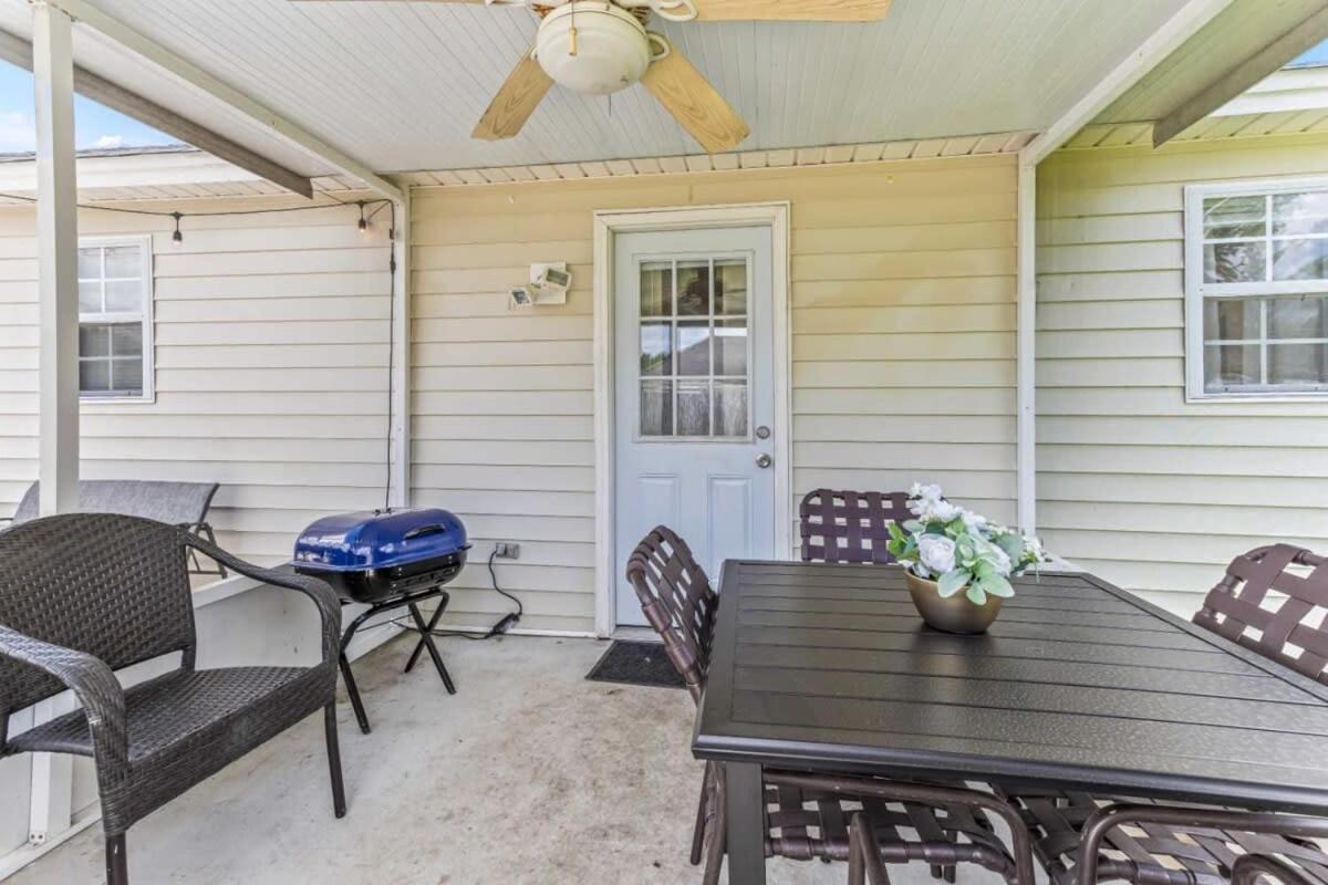 Screened Porch Firepit Patio Peaceful In Pooler Savannah