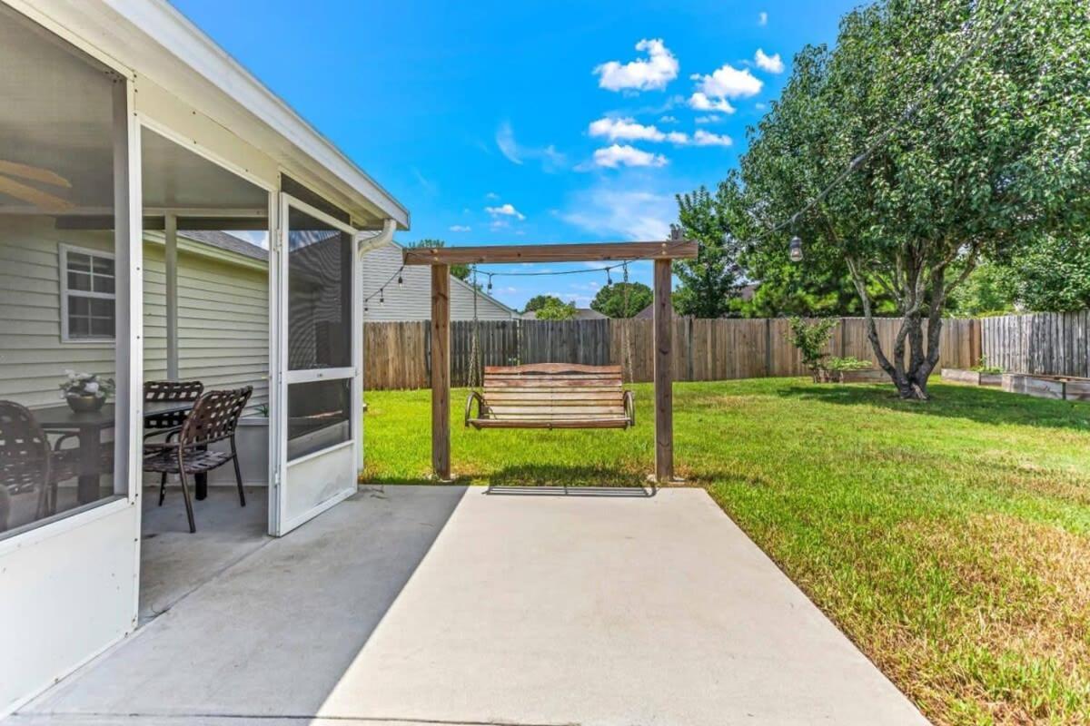 Screened Porch Firepit Patio Peaceful In Pooler *