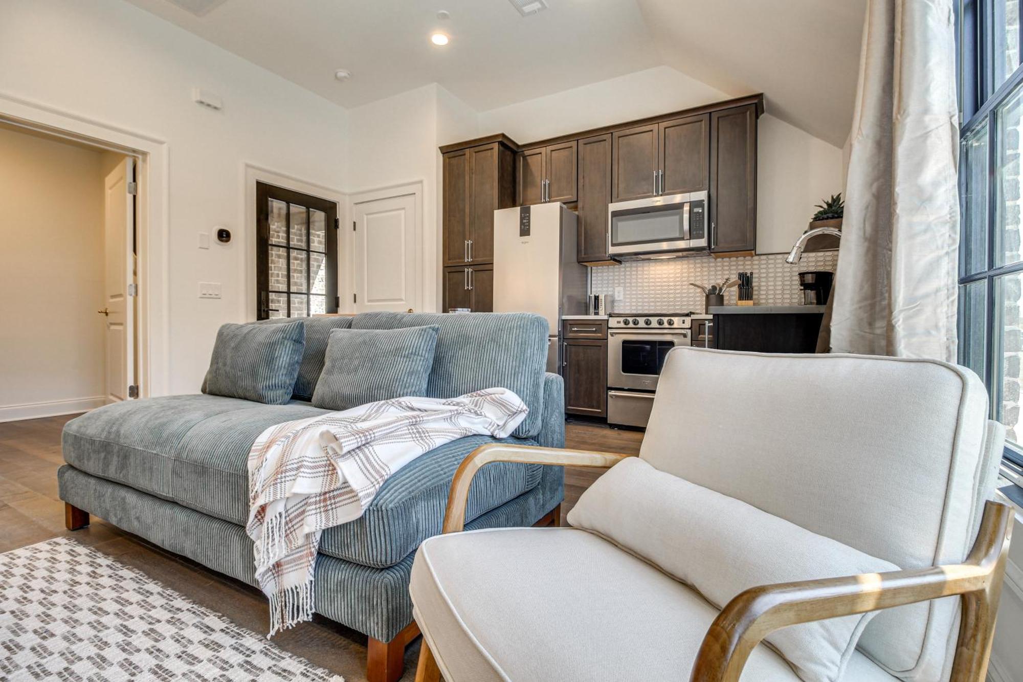 Lovely 1 Mi To Historic District! Apartment
