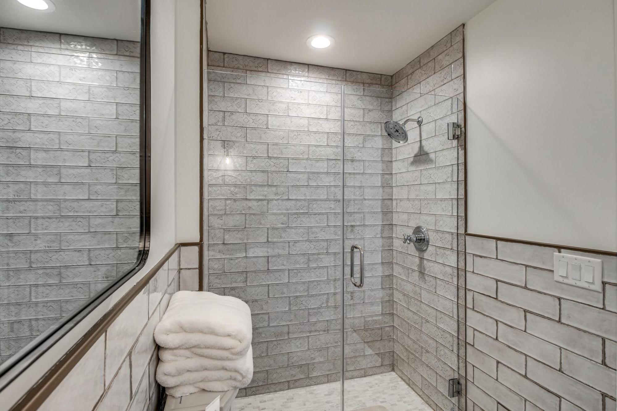 Apartment Lovely 1 Mi To Historic District!