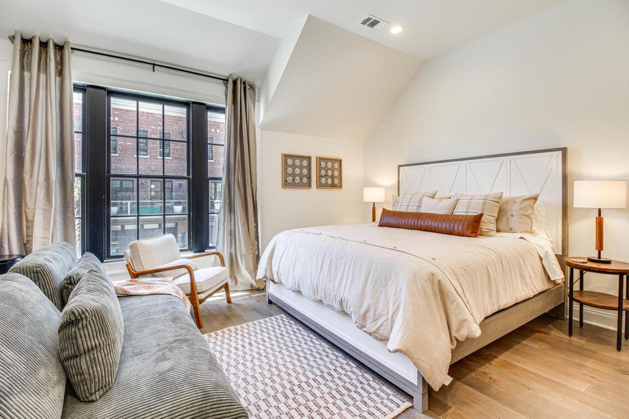 Apartment Lovely 1 Mi To Historic District! *