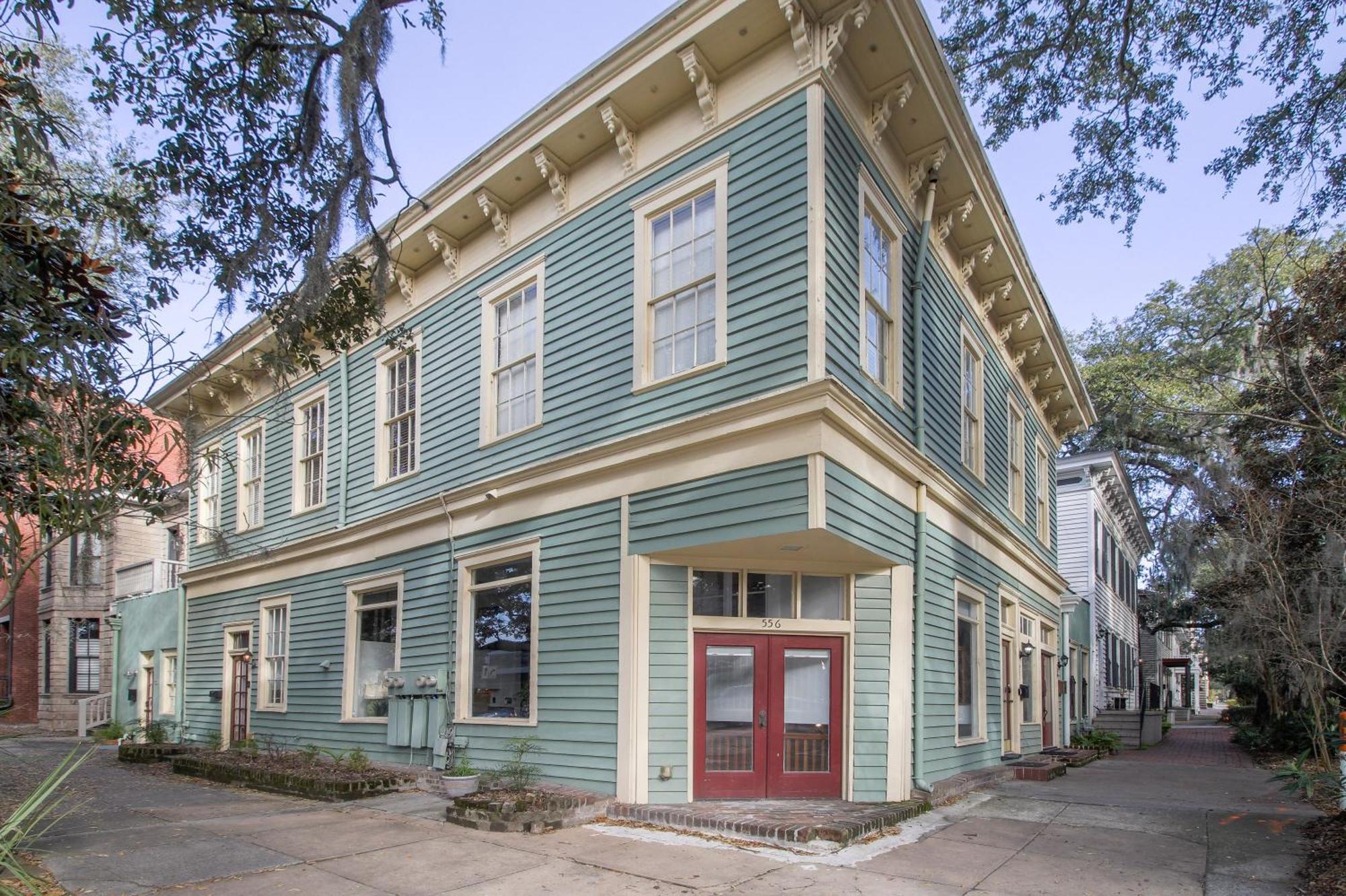 Walk To It In Downtown, Double King Beds