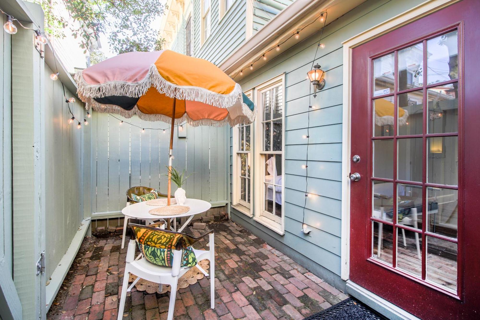 Private Patio Retreat In Charming Downtown Apartment *