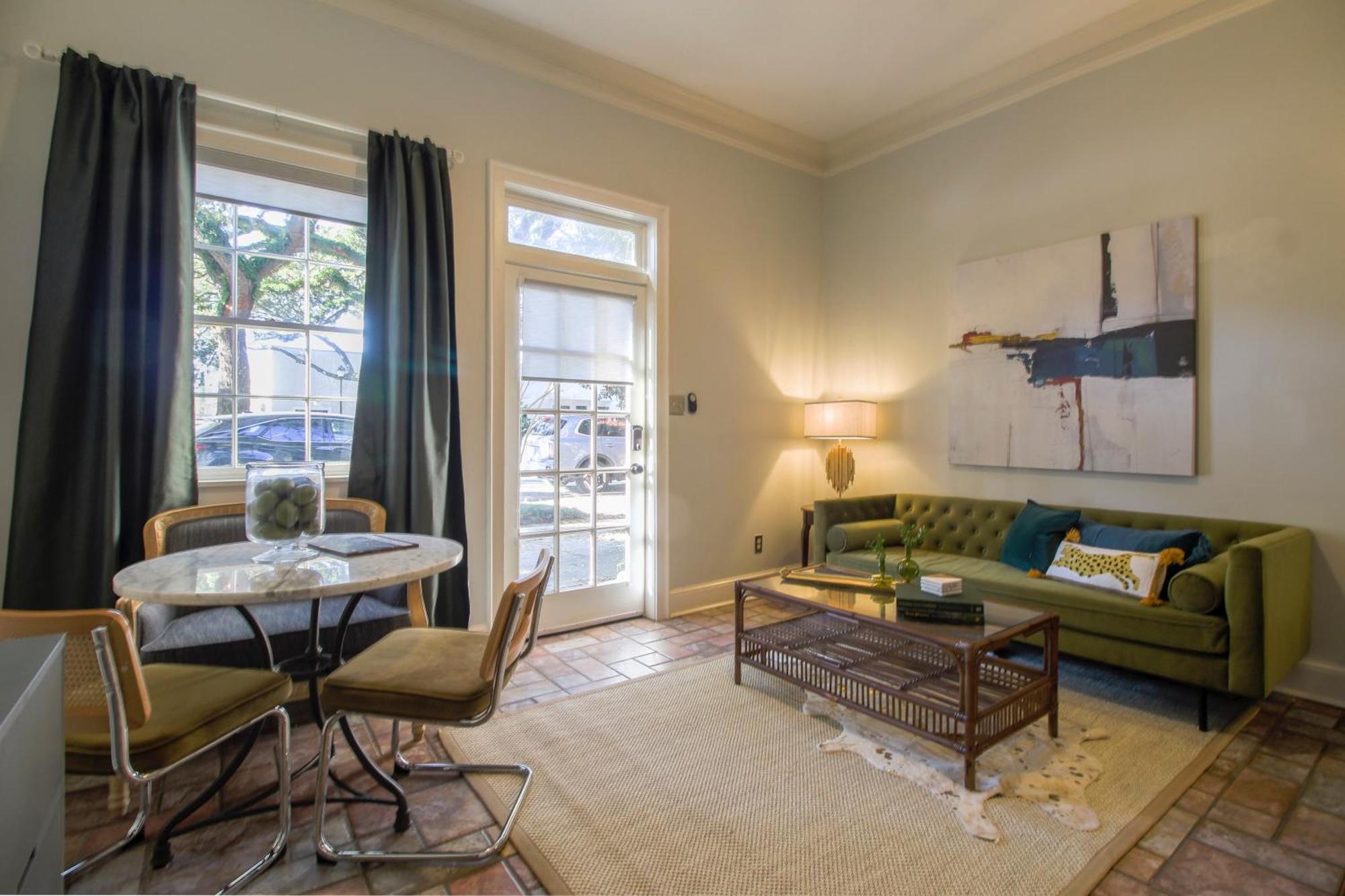 Private Patio Retreat In Charming Downtown Savannah