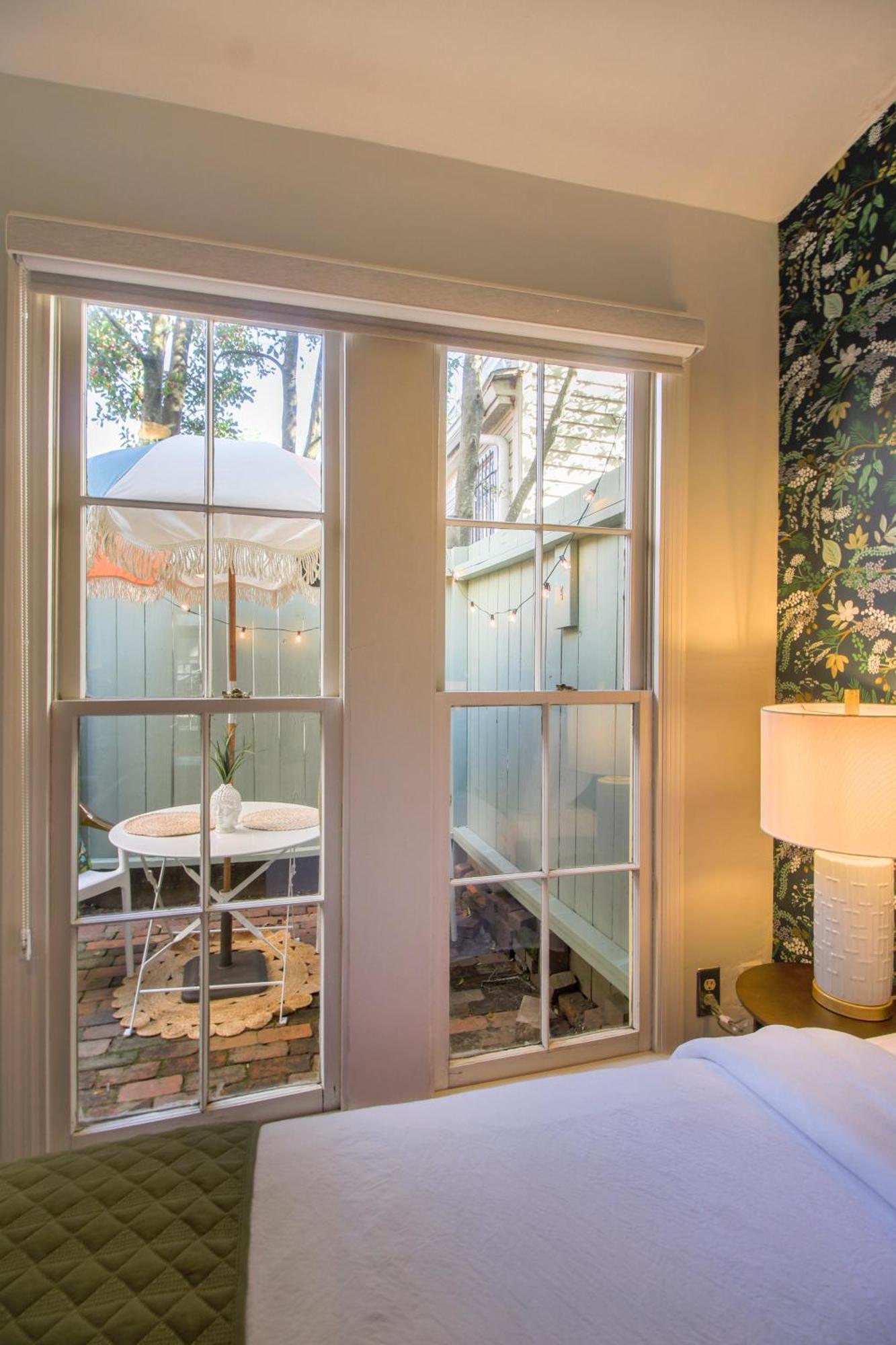 Private Patio Retreat In Charming Downtown Apartment *