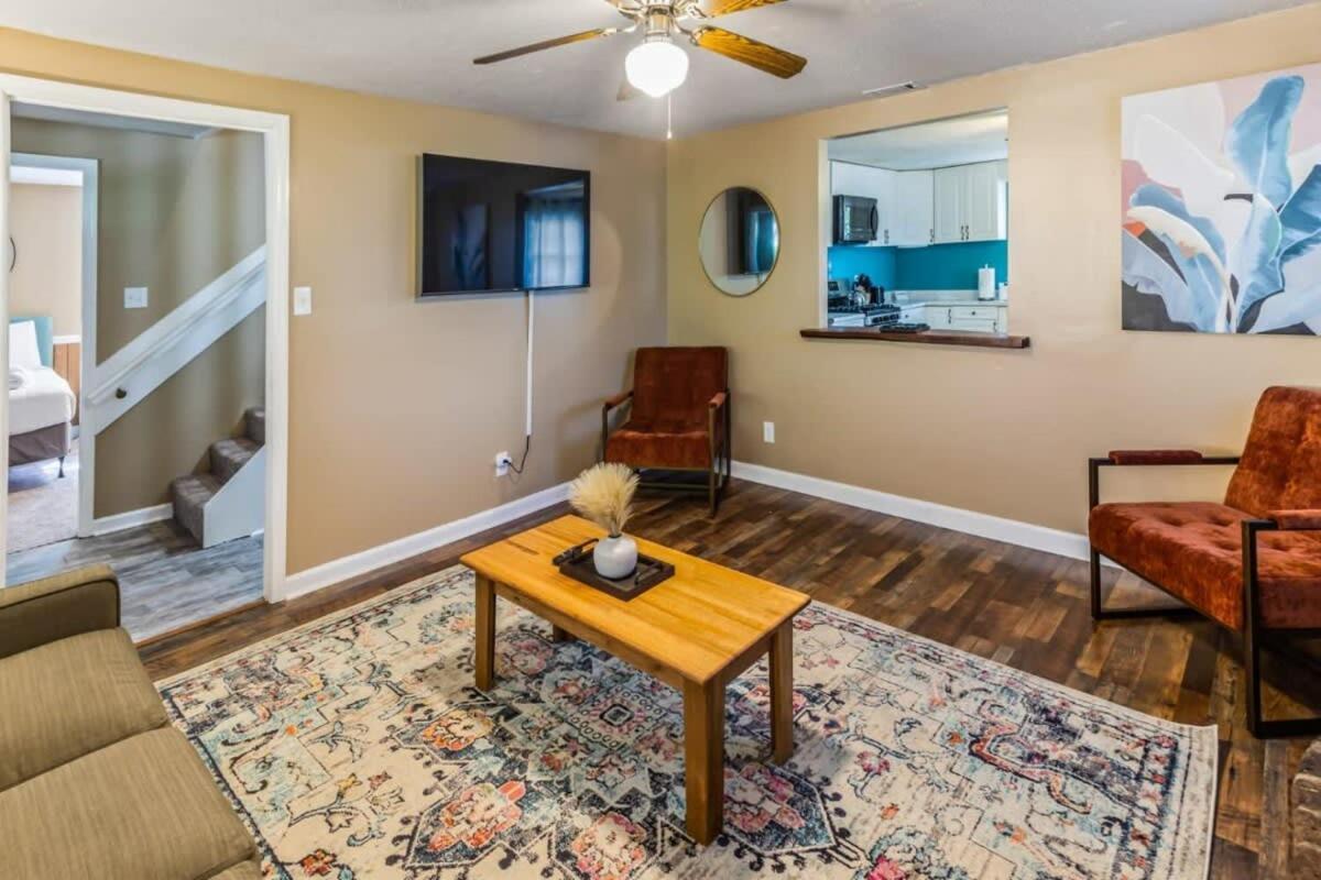 Family-friendly W Ping Pong- Relax & Play Retreat Savannah