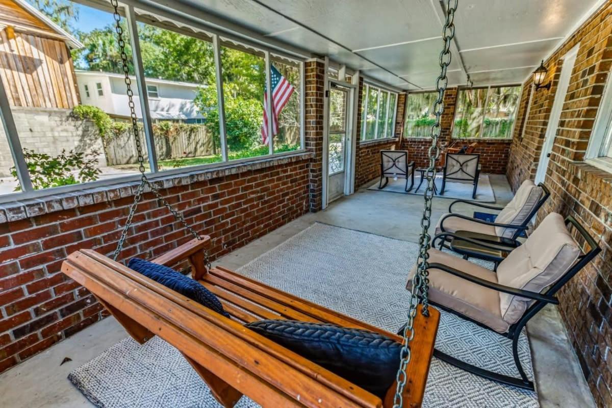 Family-friendly W Ping Pong- Relax & Play Retreat Savannah