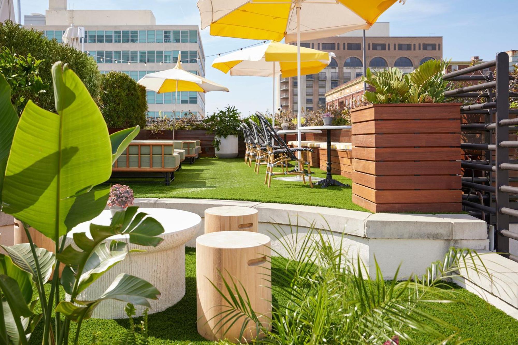 Perry Lane Hotel, A Luxury Collection Hotel, Hotel