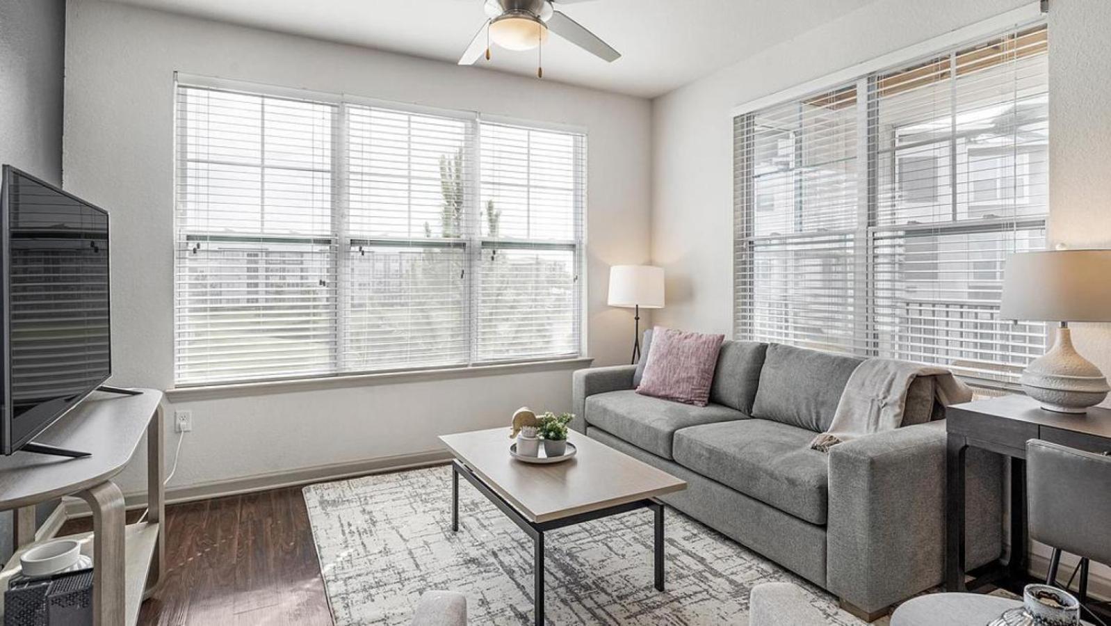 Apartment Landing At Latitude At Godley Station - 1 Bedroom In *