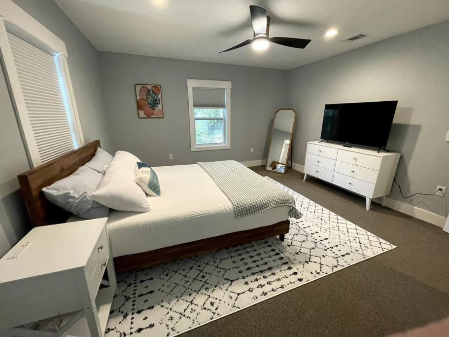 Cozy 5br Savannah