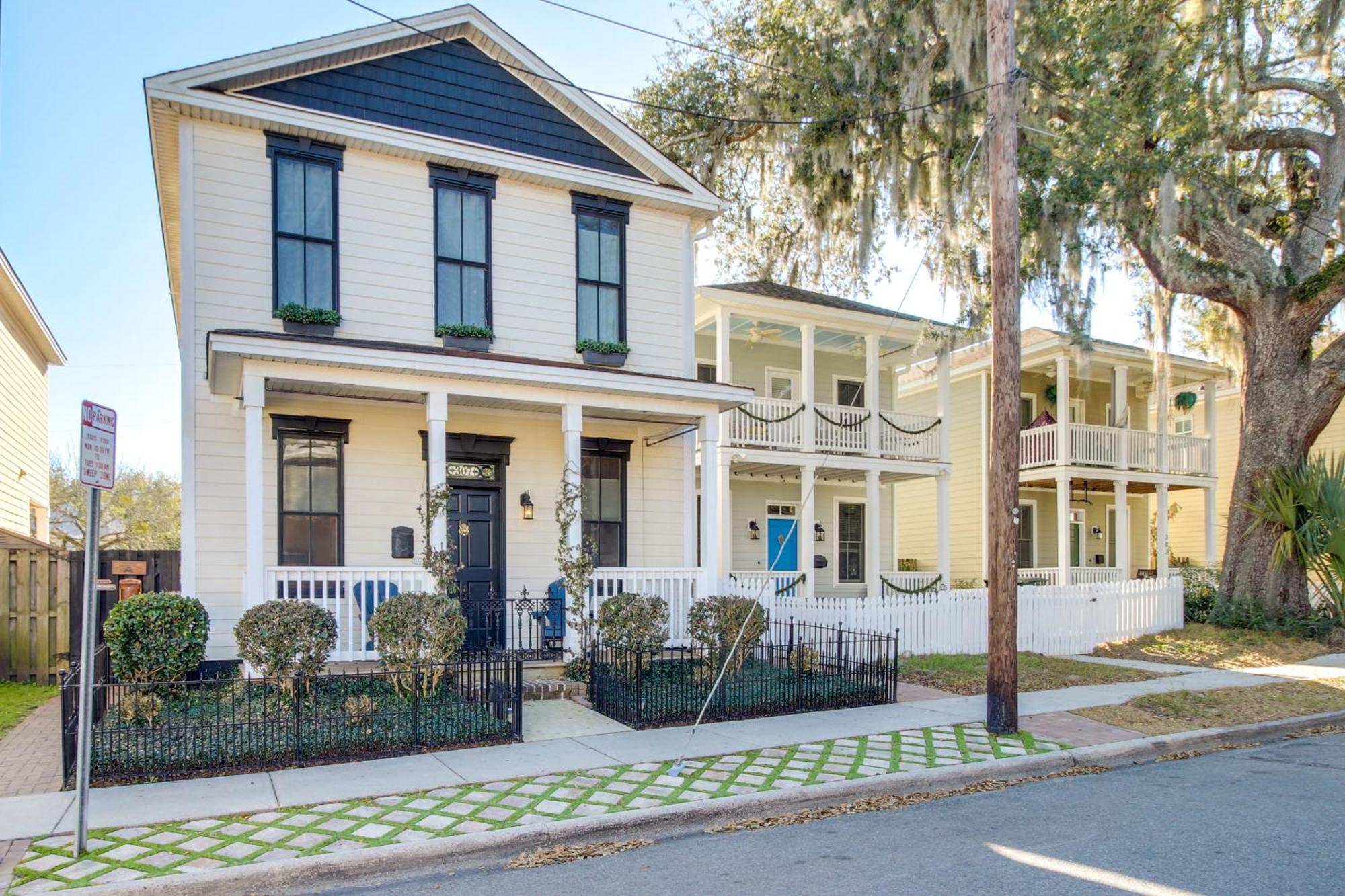 Holiday home Chic Thomas Square In Walkable Location! *