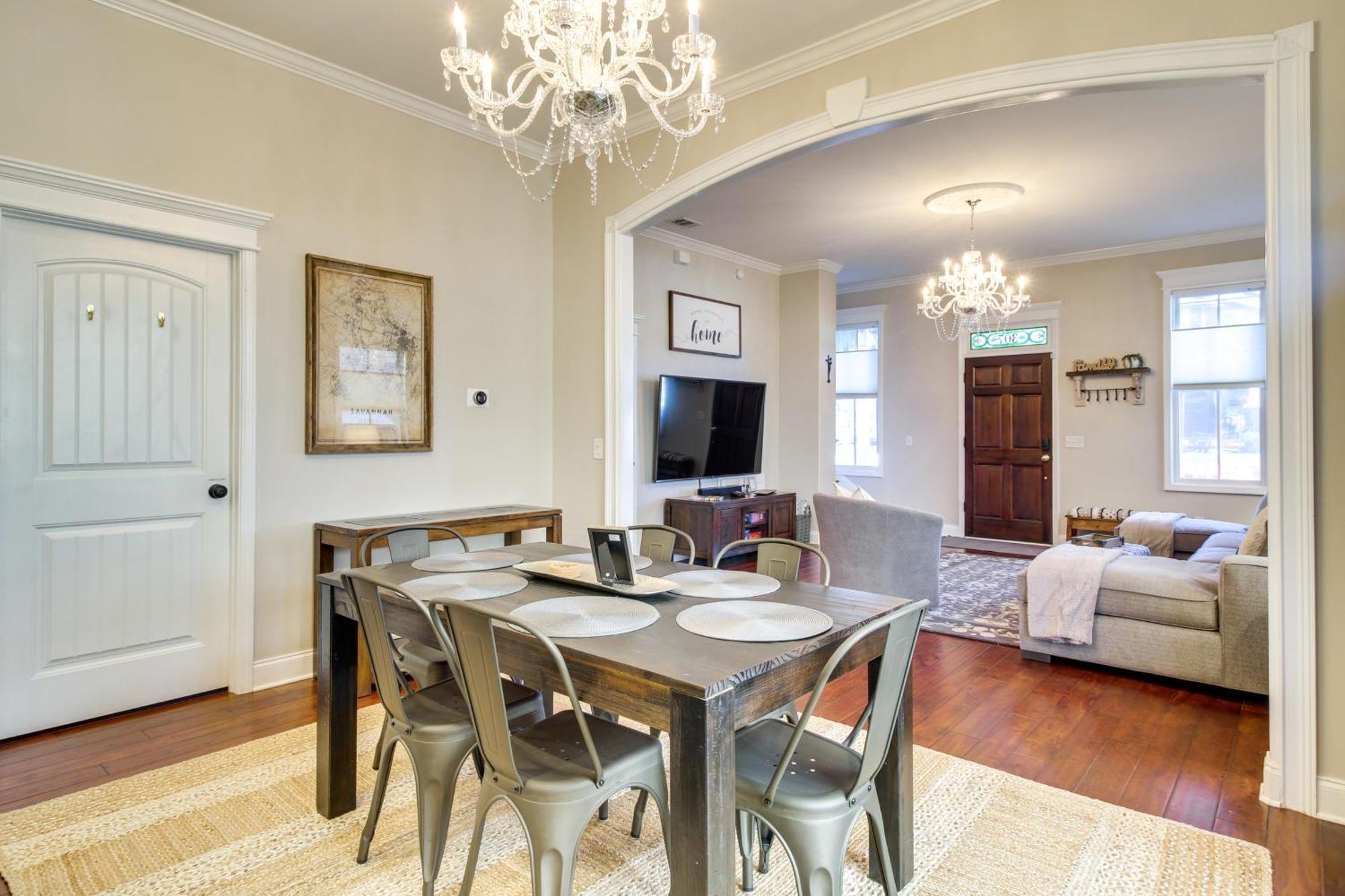 Chic Thomas Square In Walkable Location! Holiday home Savannah
