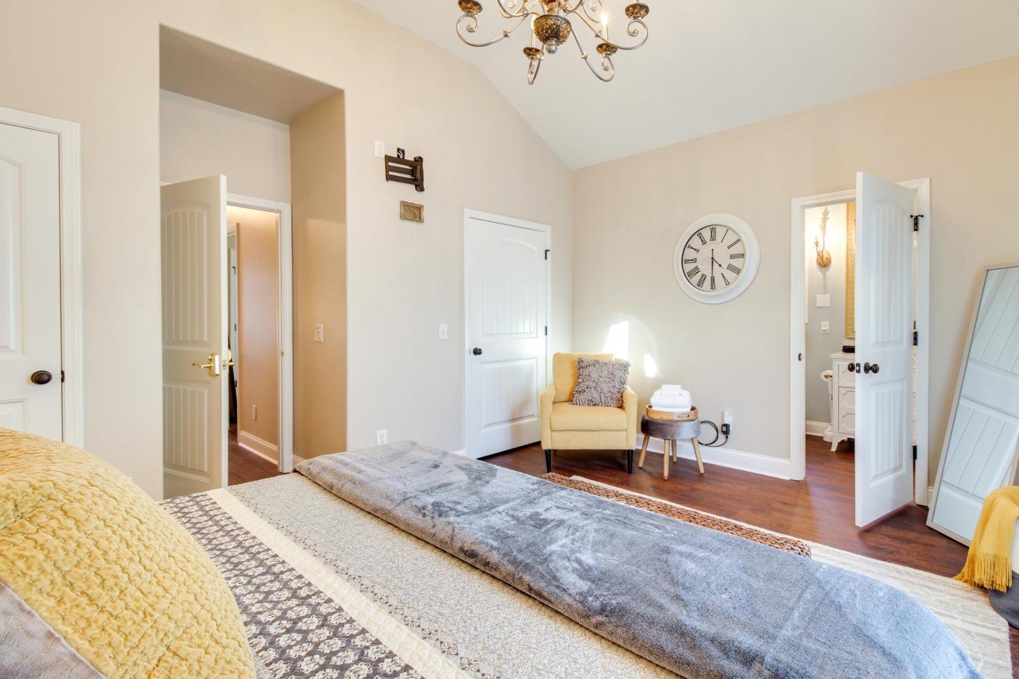 Chic Thomas Square In Walkable Location! Holiday home Savannah
