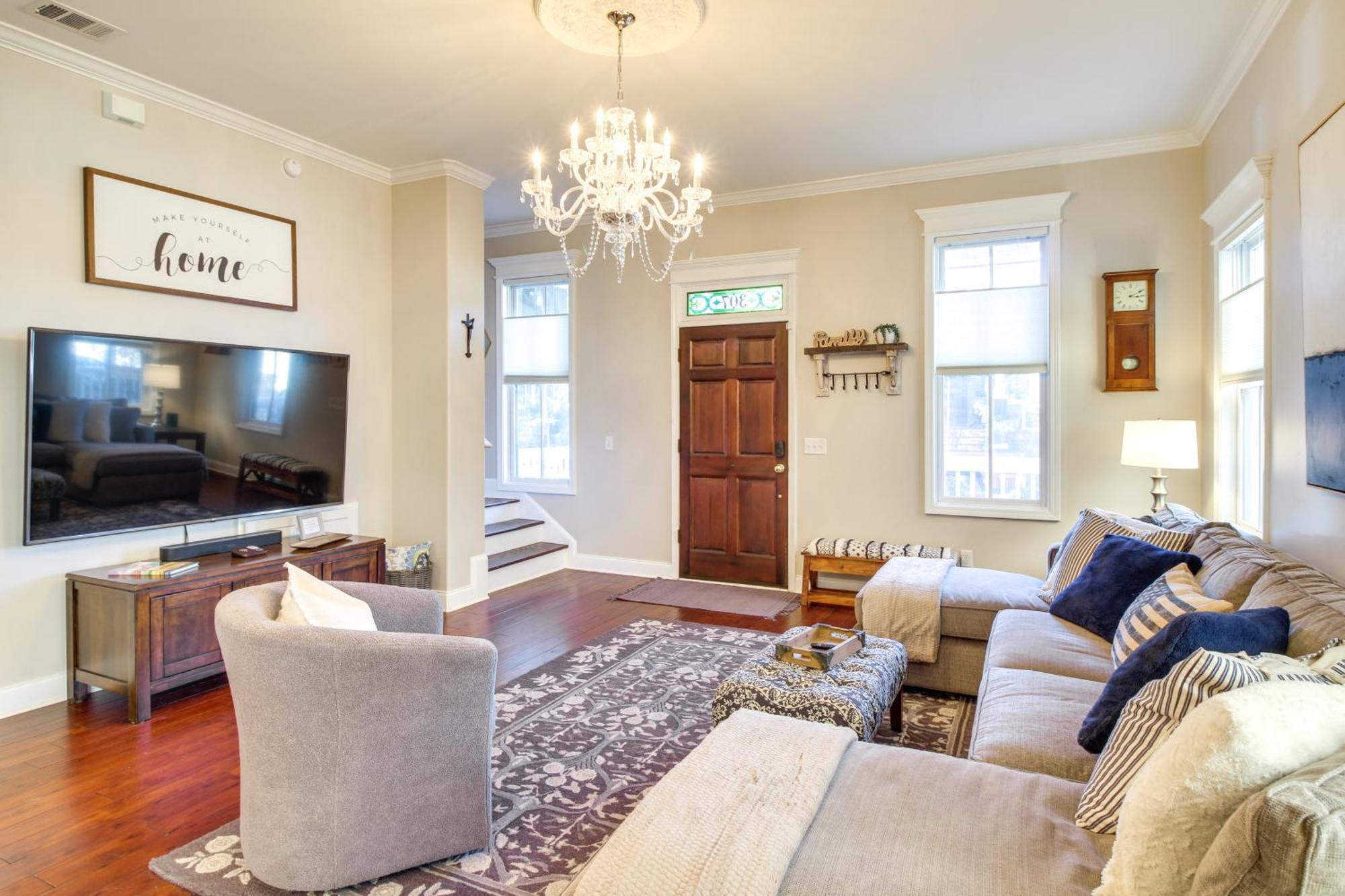 Chic Thomas Square In Walkable Location! * Savannah