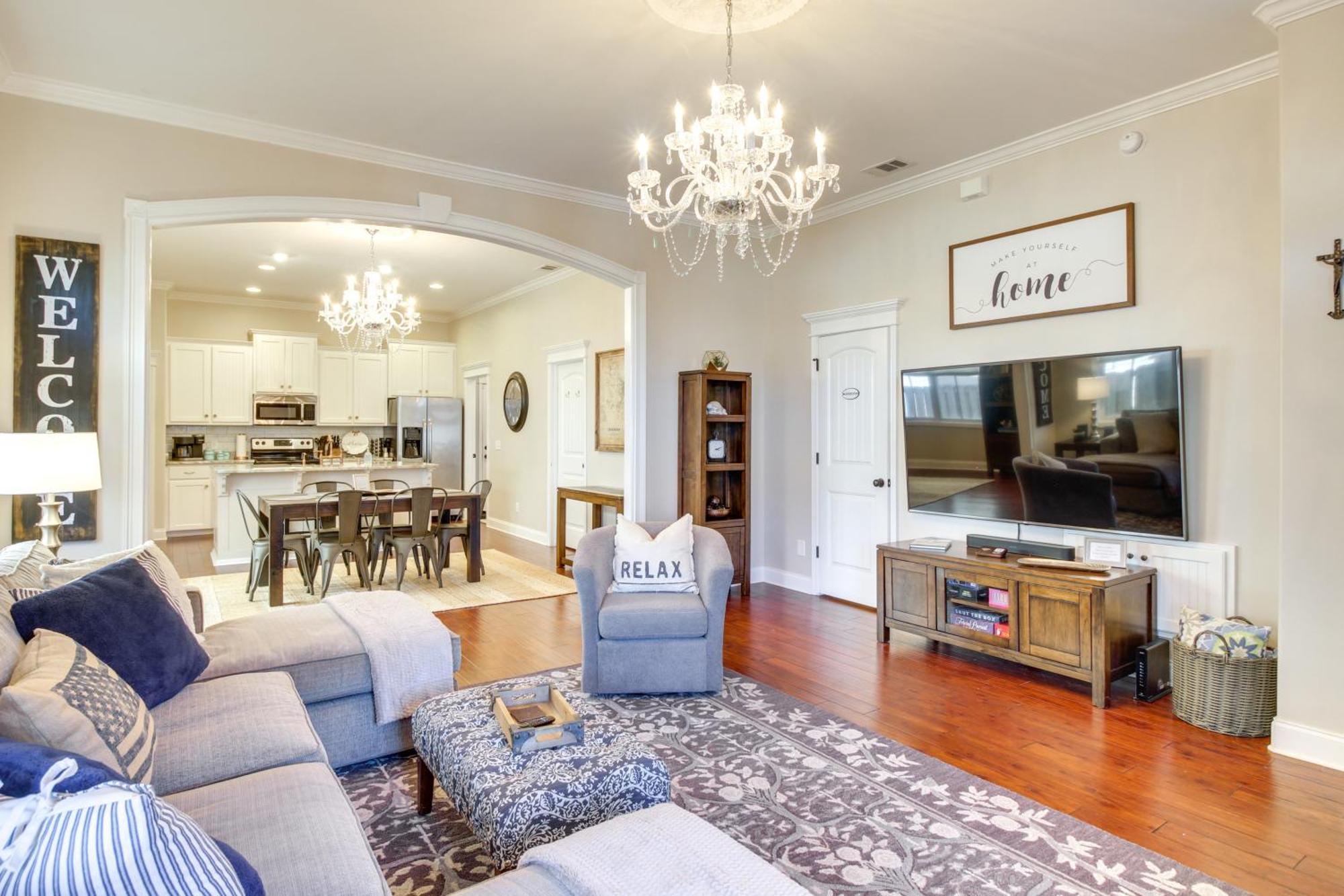 Holiday home Chic Thomas Square In Walkable Location! *