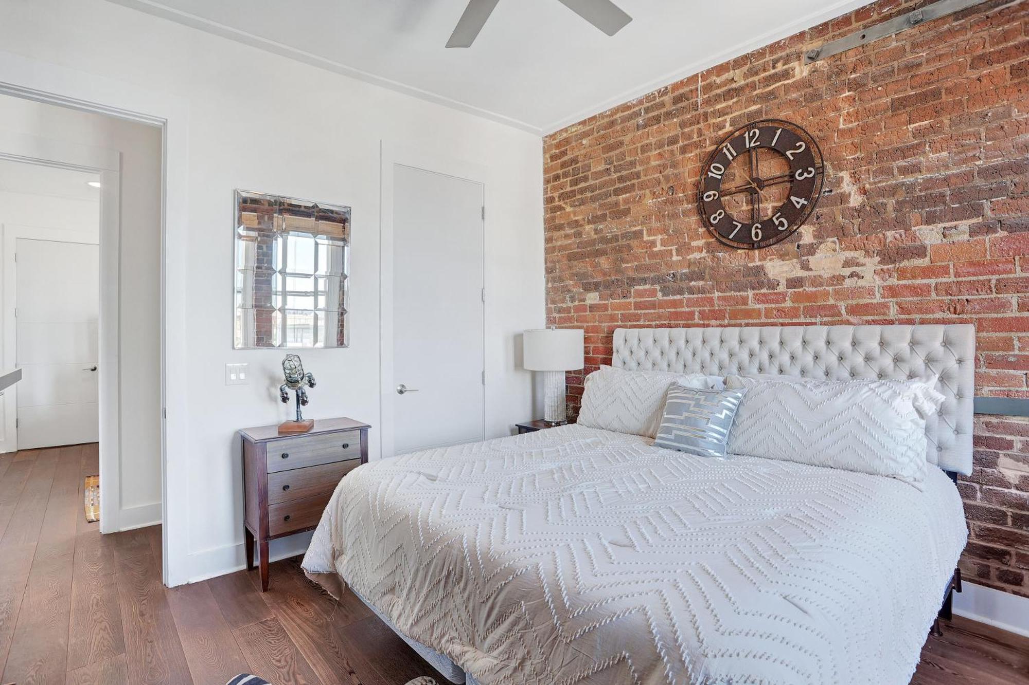 Corner View Broughton Penthouse With Free Reserved Parking Apartment *