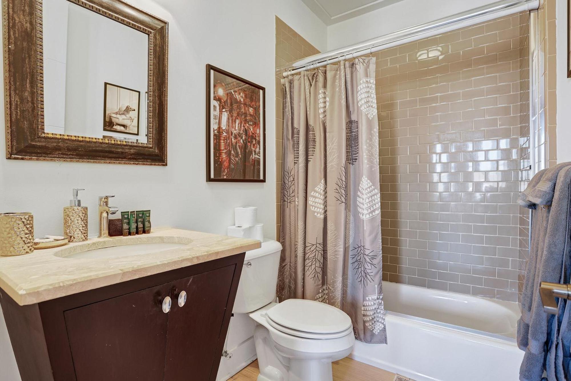 Corner View Broughton Penthouse With Free Reserved Parking *