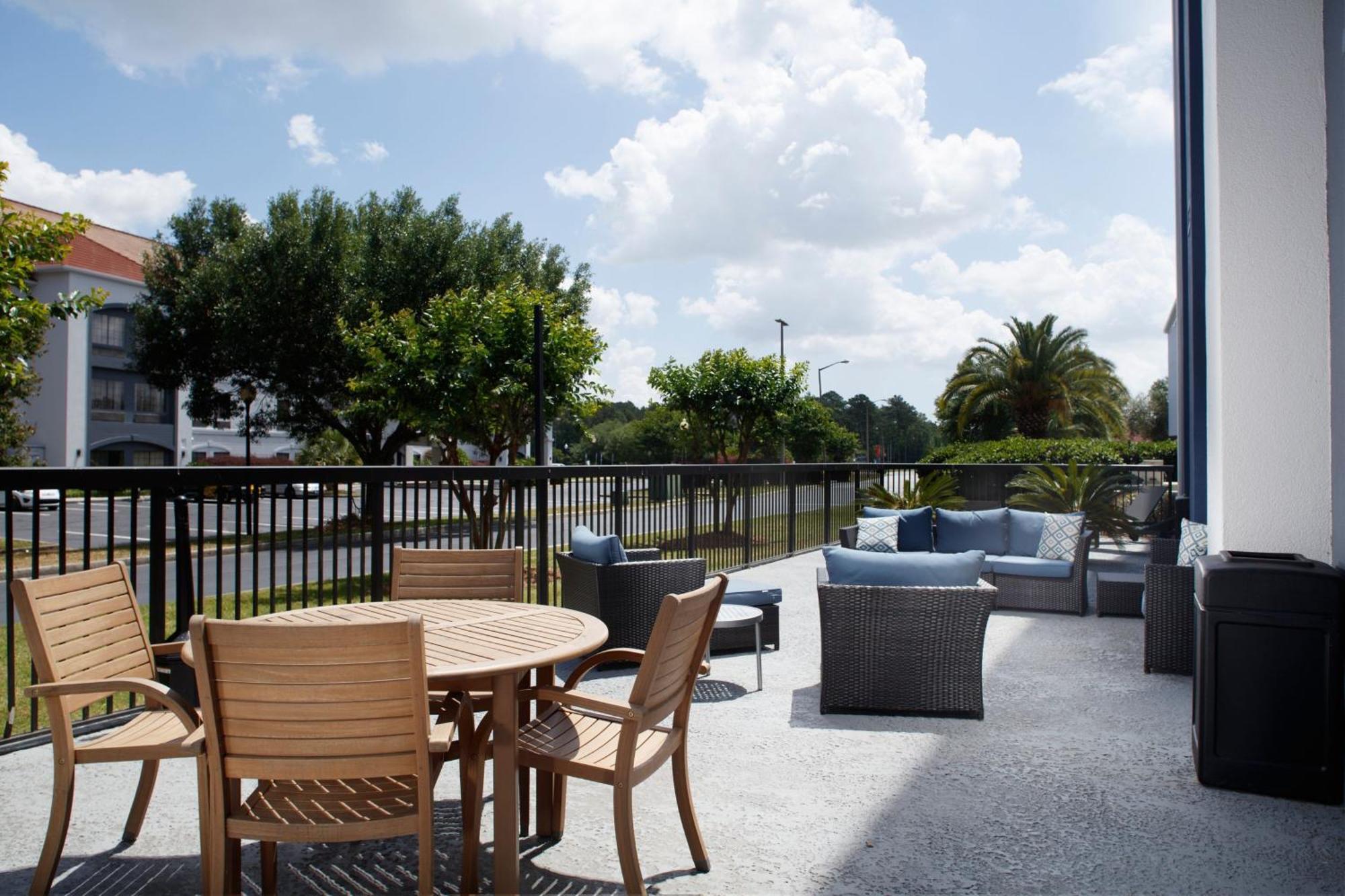 Hotel Springhill Airport 3*