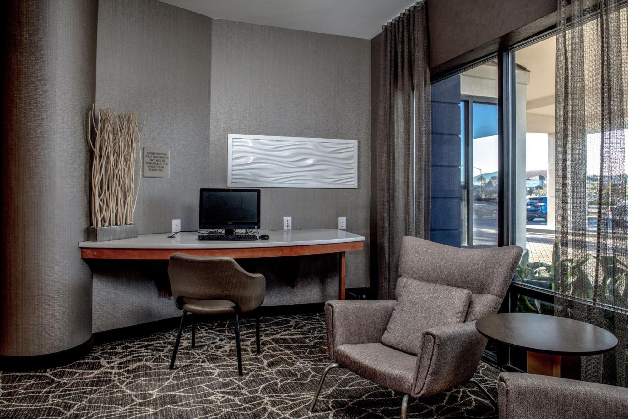 Hotel Springhill Airport 3*