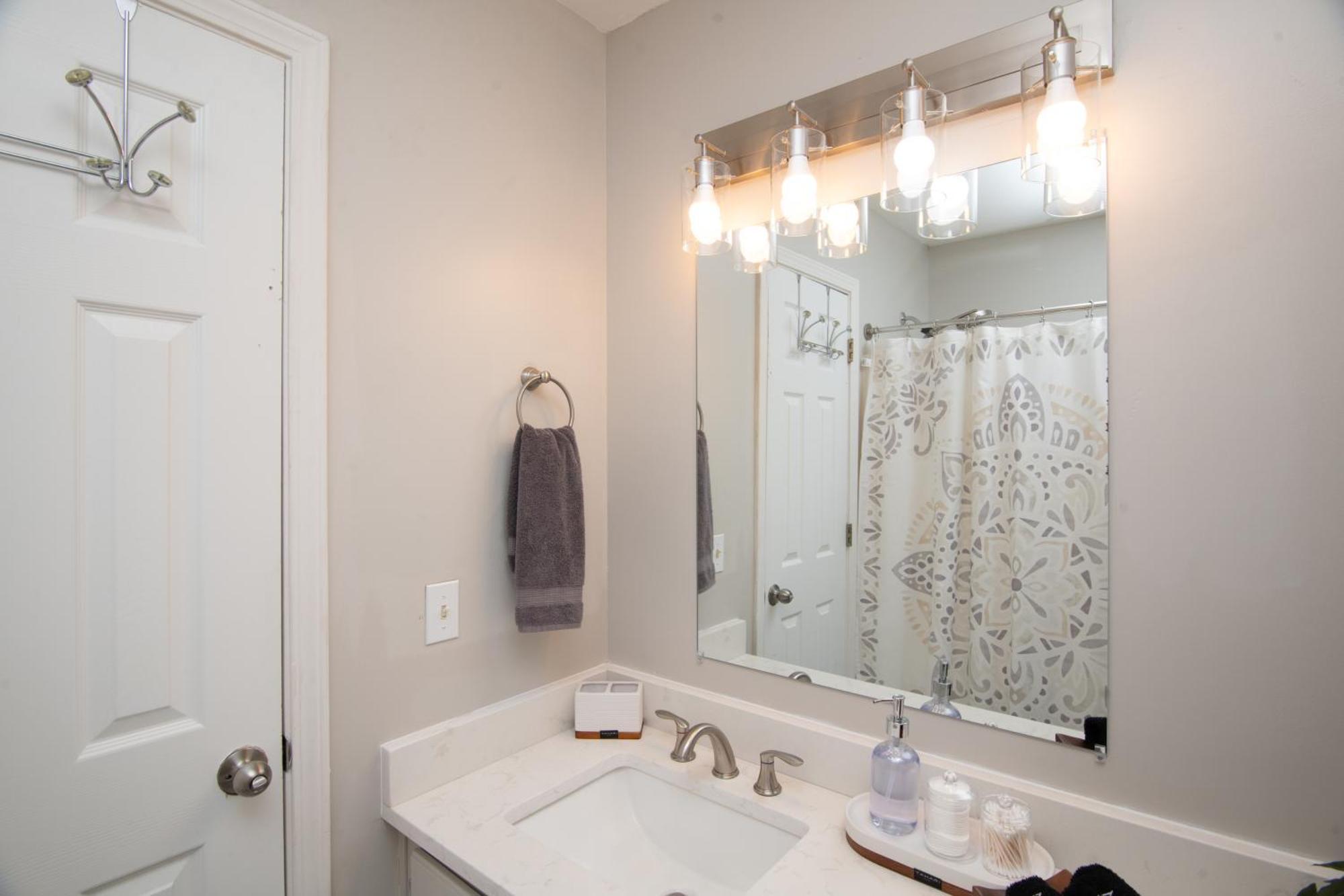 Lakefront Retreat Near Tybee With King Bed And Free Parking