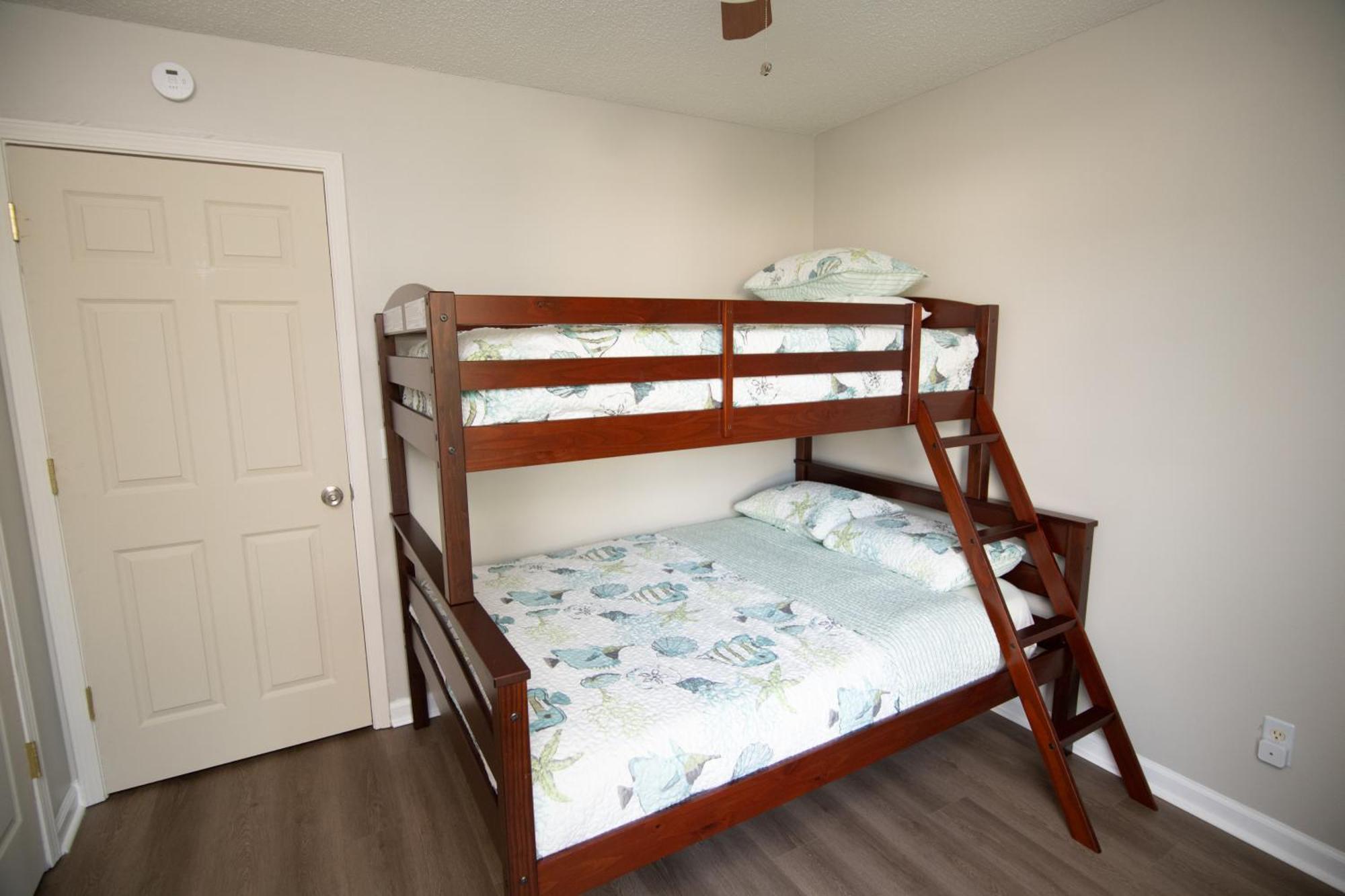 Lakefront Retreat Near Tybee With King Bed And Free Parking *