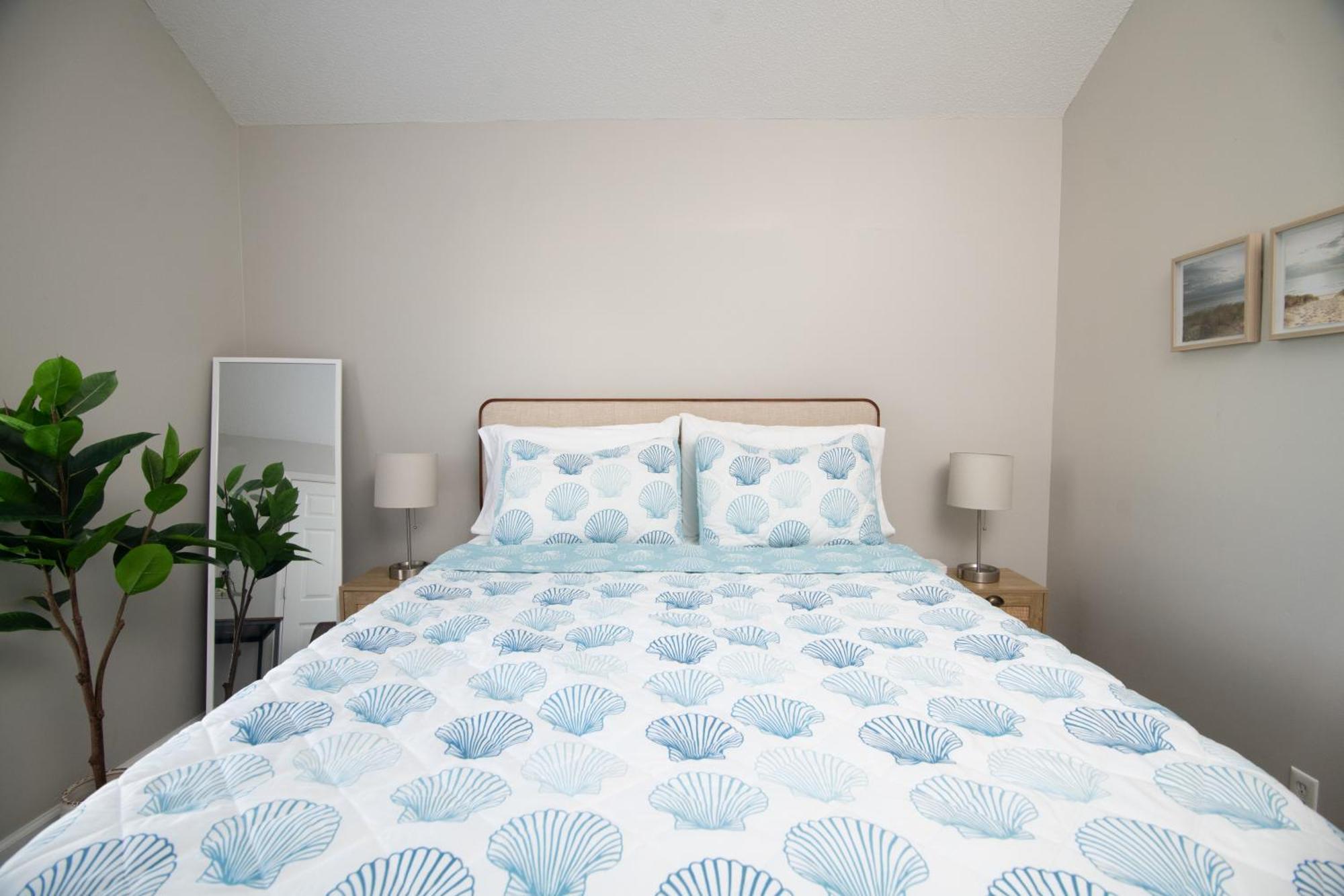 Lakefront Retreat Near Tybee With King Bed And Free Parking Savannah