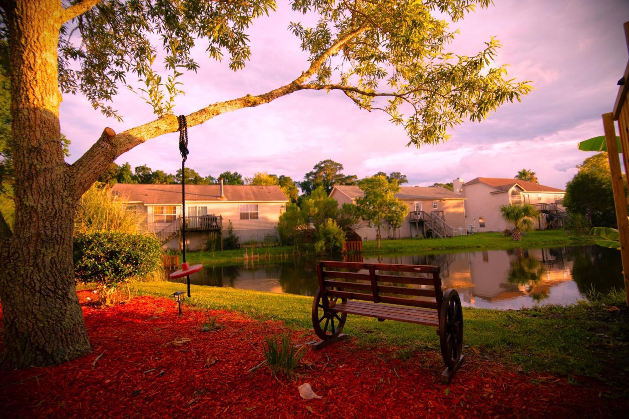 Lakefront Retreat Near Tybee With King Bed And Free Parking Holiday home Savannah