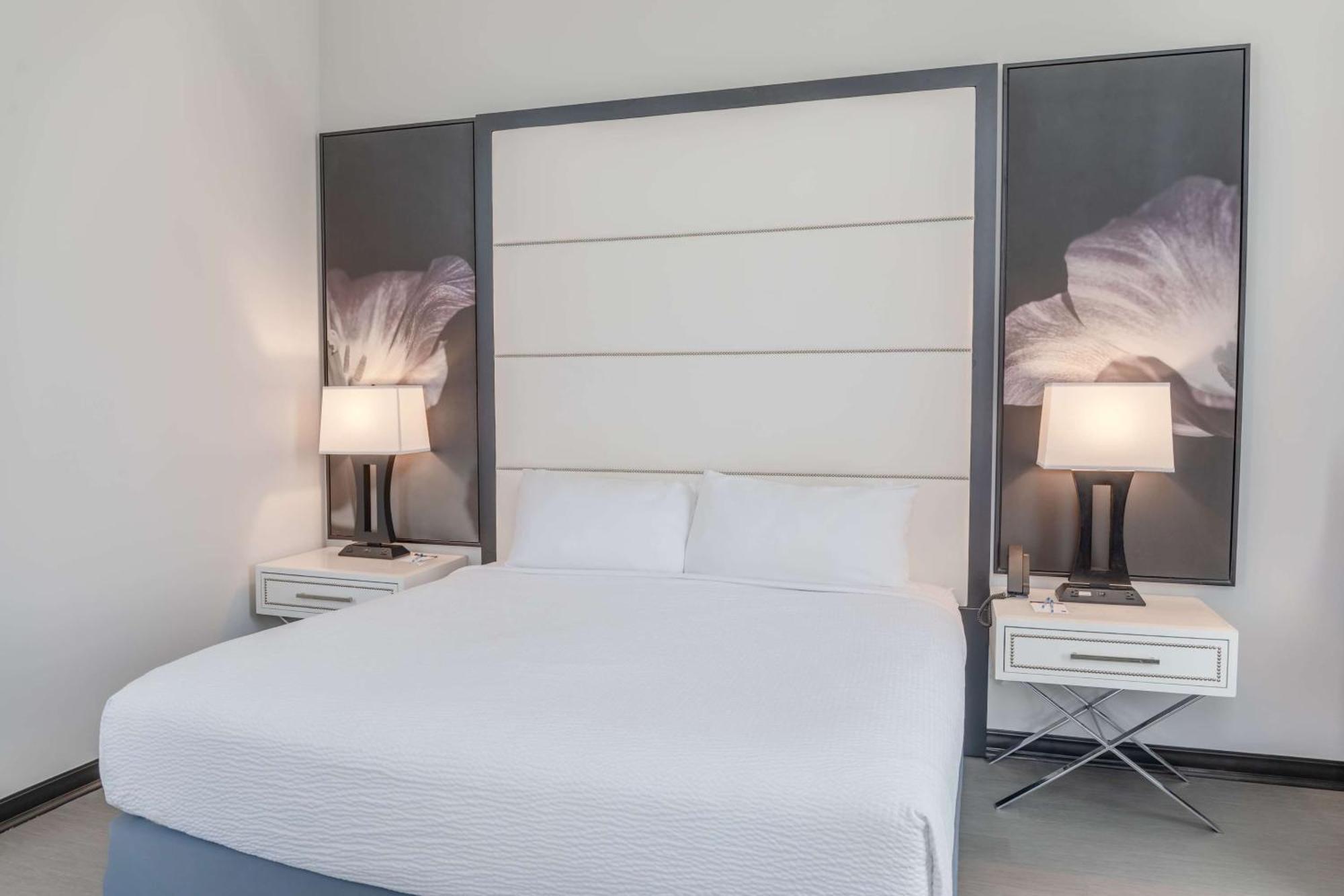 Tryp By Wyndham 4* Savannah