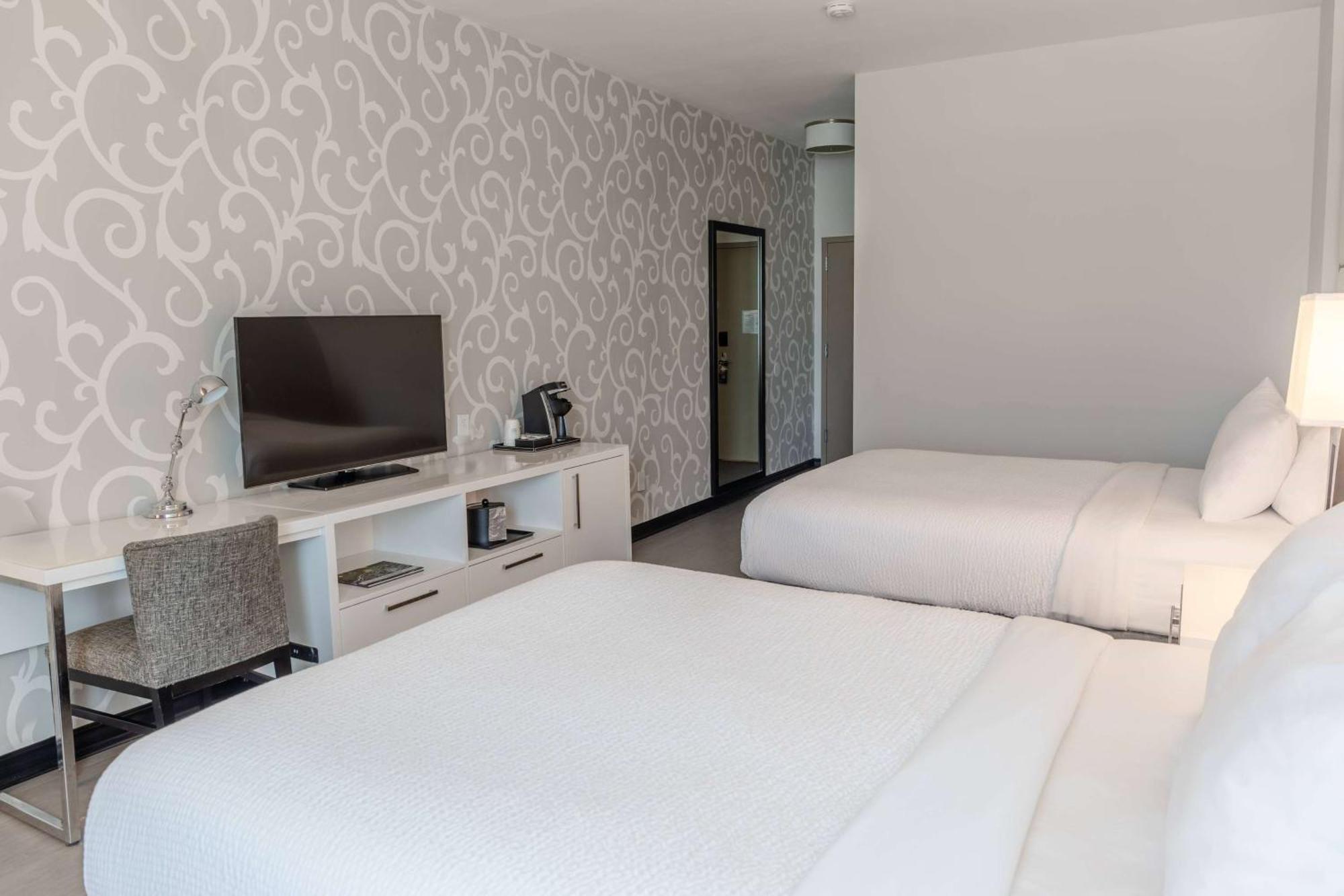 Tryp By Wyndham Hotel