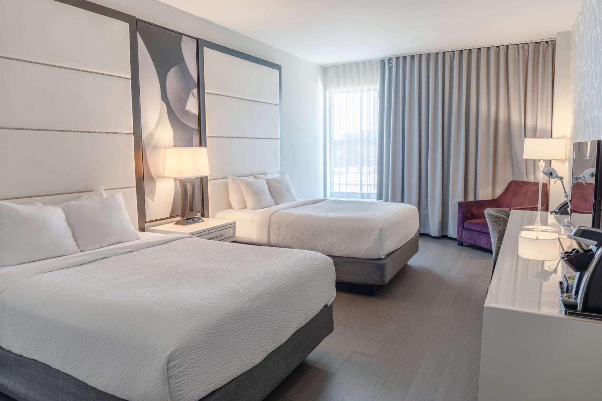 Tryp By Wyndham Savannah