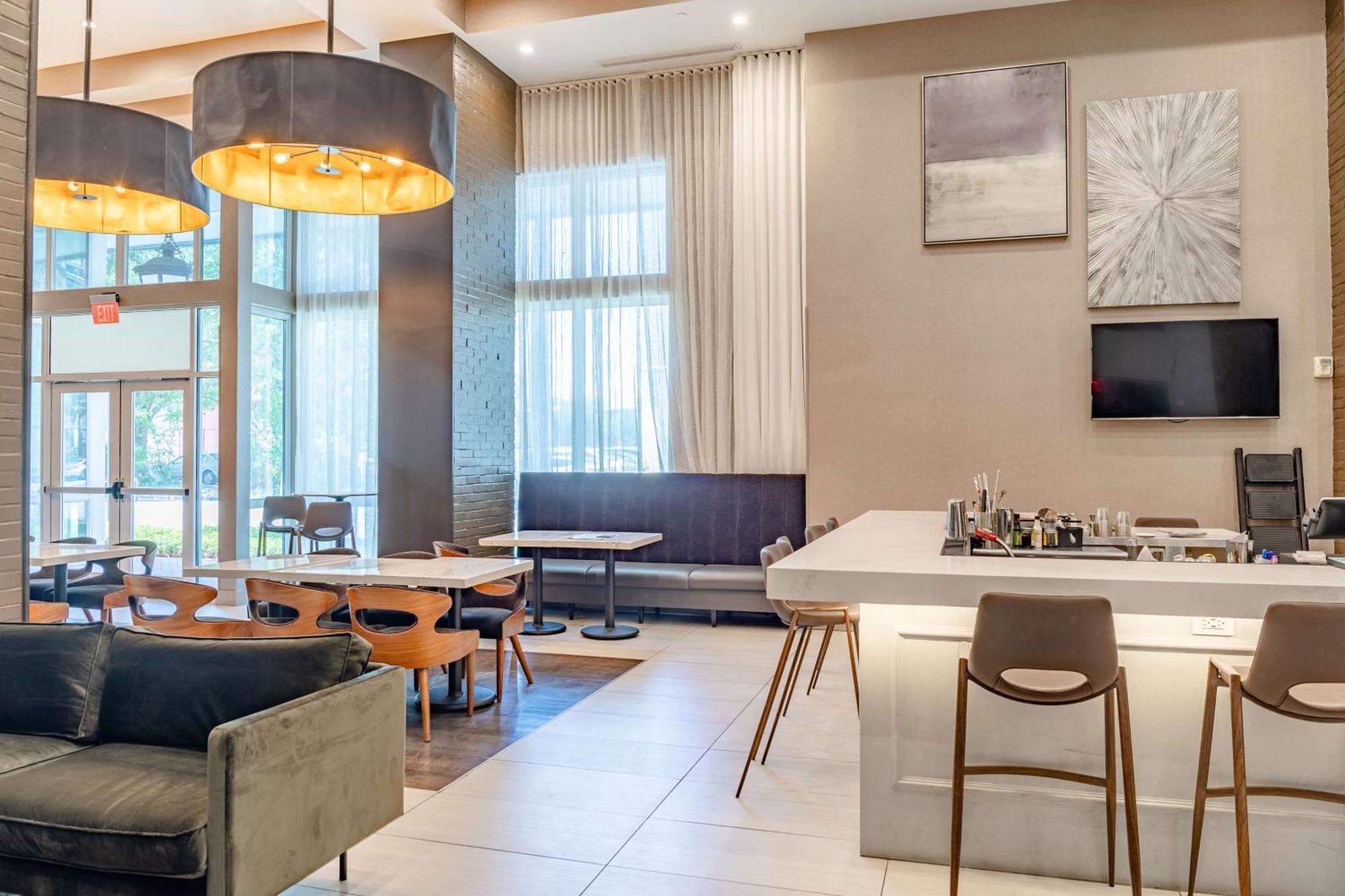 Tryp By Wyndham Hotel