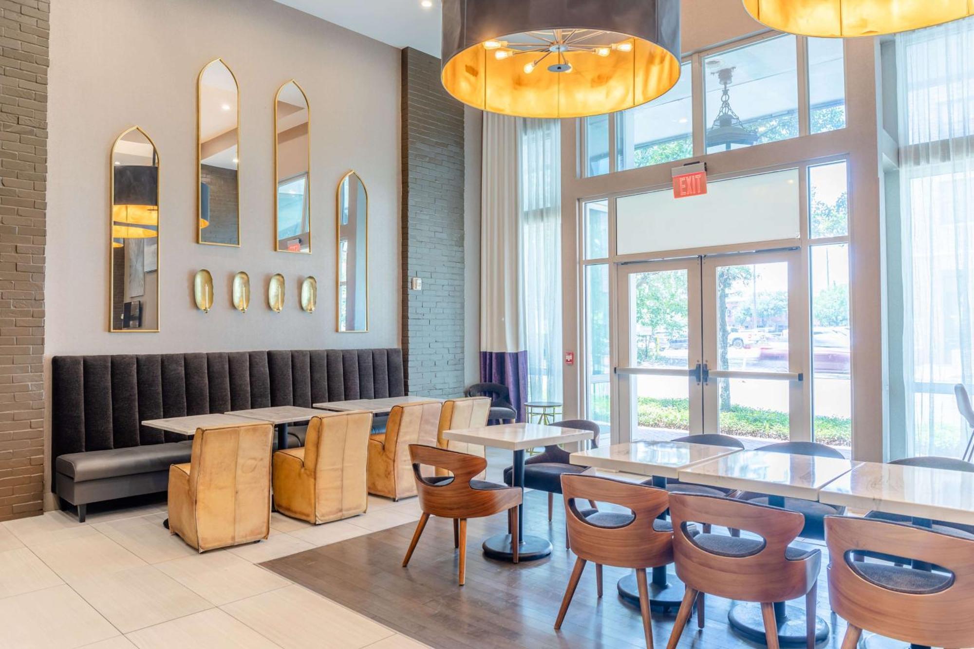 Tryp By Wyndham Hotel 4*