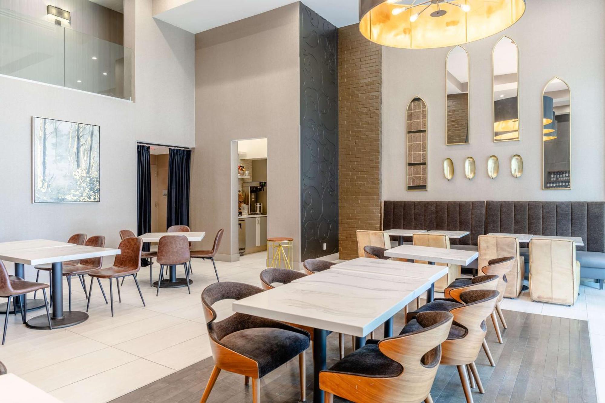 Hotel Tryp By Wyndham 4*