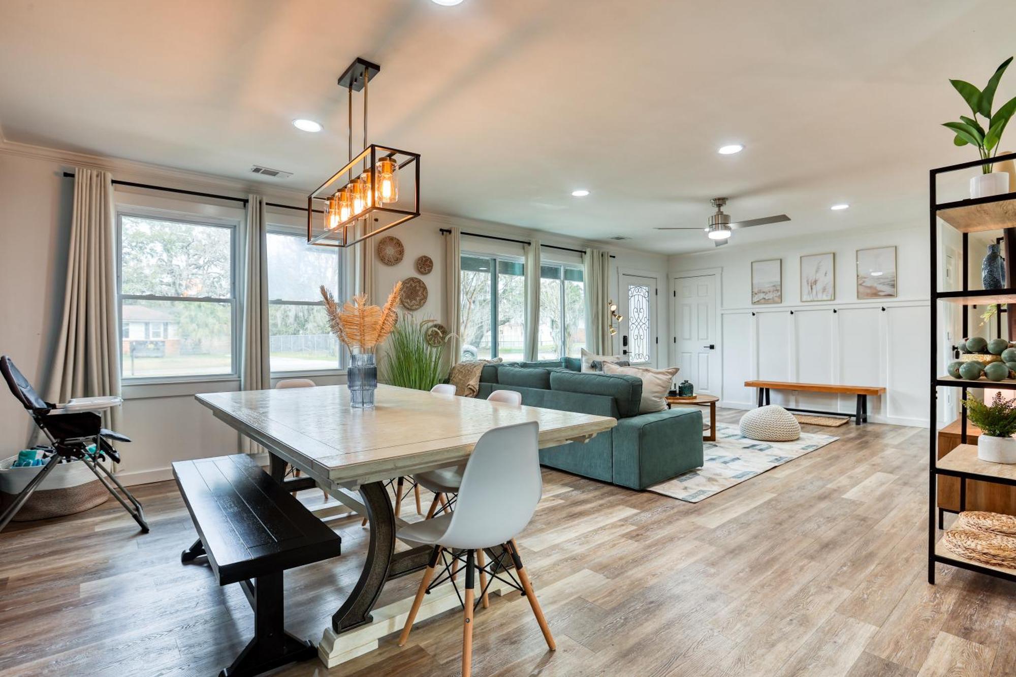 The Mariners Rest, Near Downtown, Coastal Charm