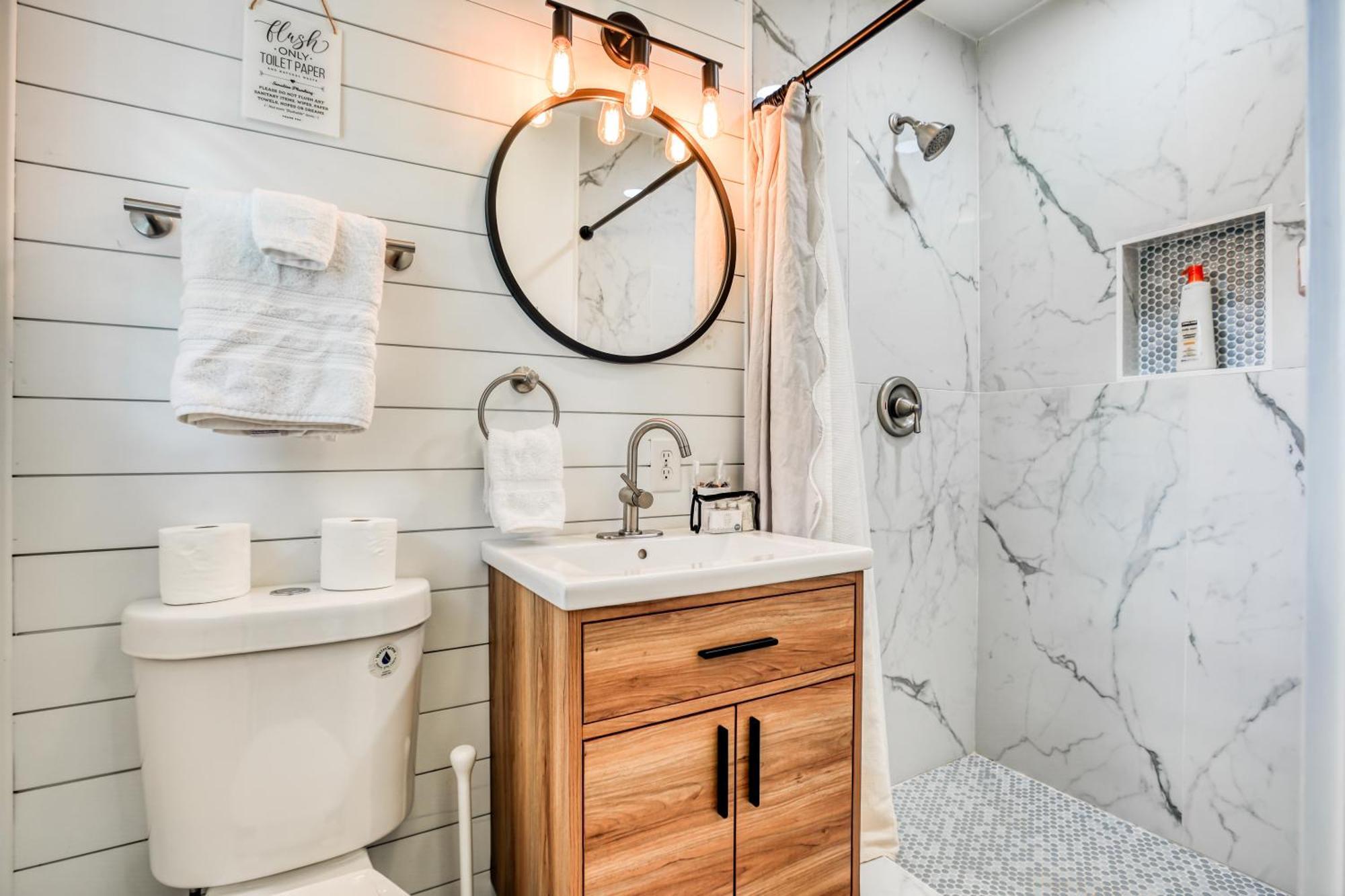 The Mariners Rest, Near Downtown, Coastal Charm
