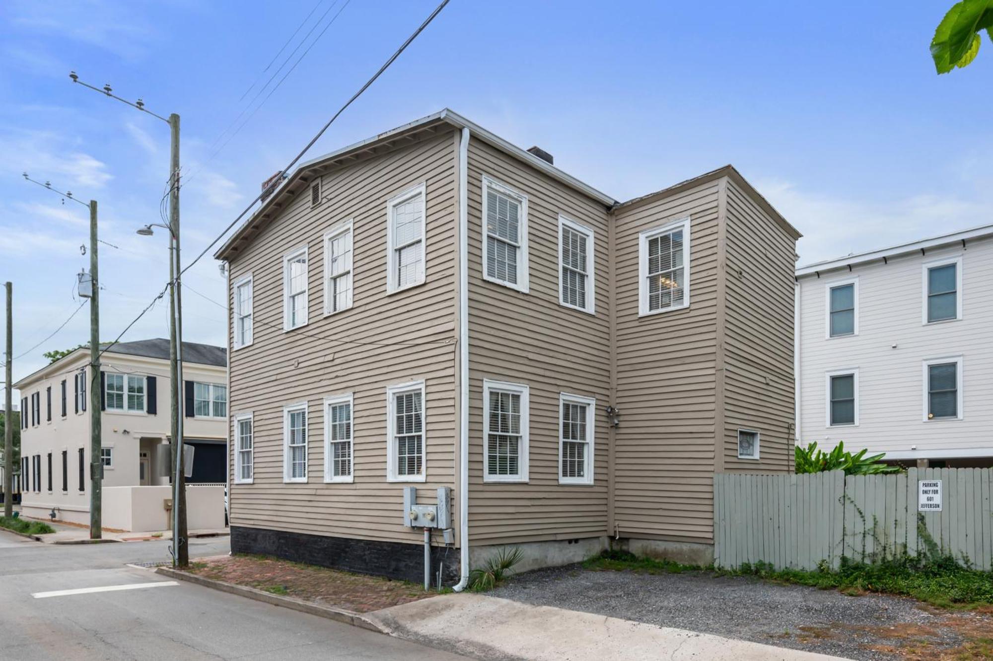 Apartment Gallery Artoff St Parking, Near Forsyth Park *