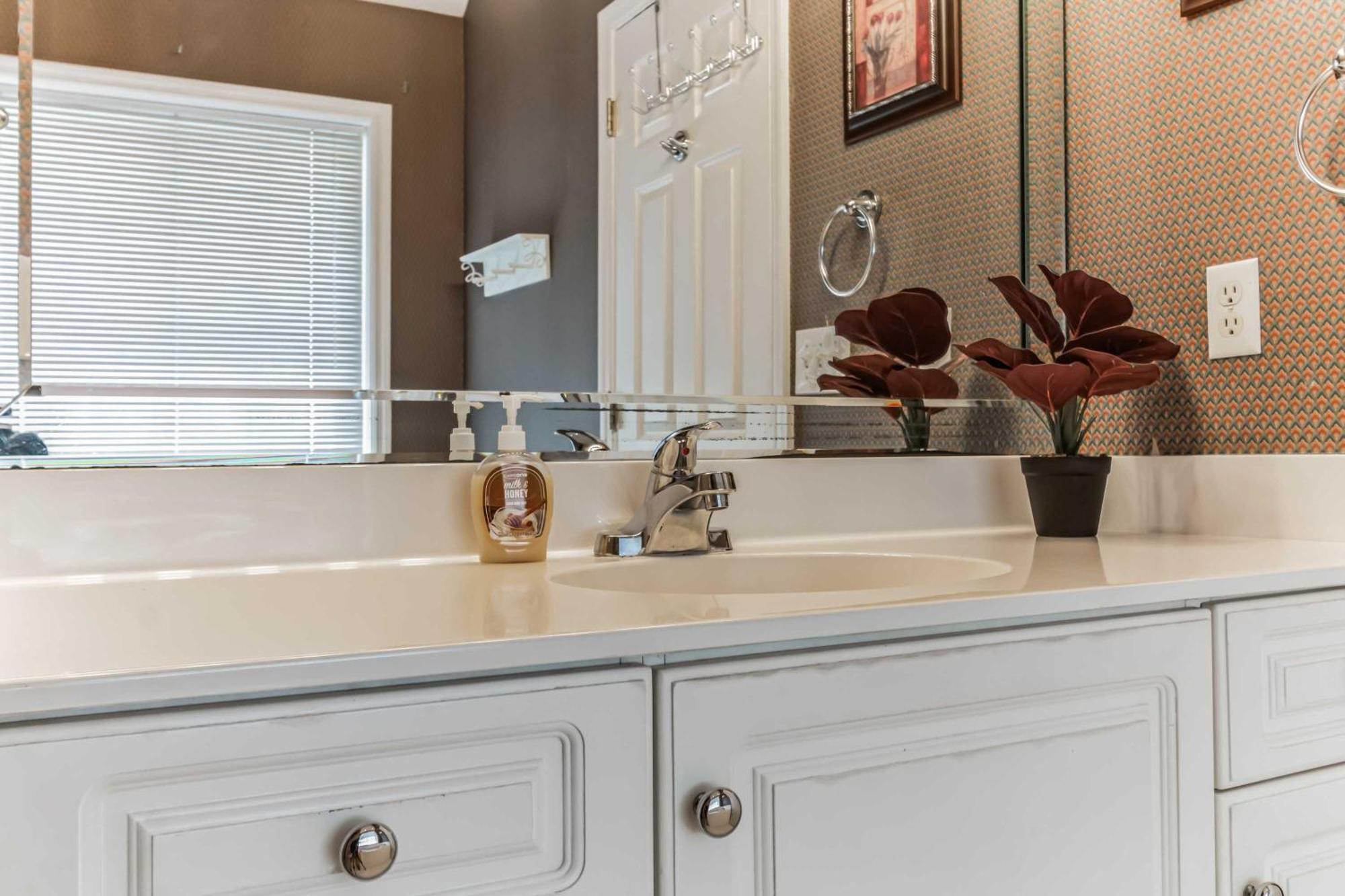 Mins To Savannah-peachy Pied-a-terre