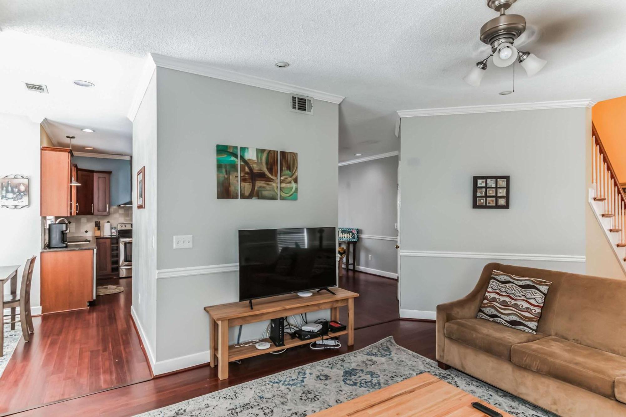 Mins To Savannah-peachy Pied-a-terre Savannah