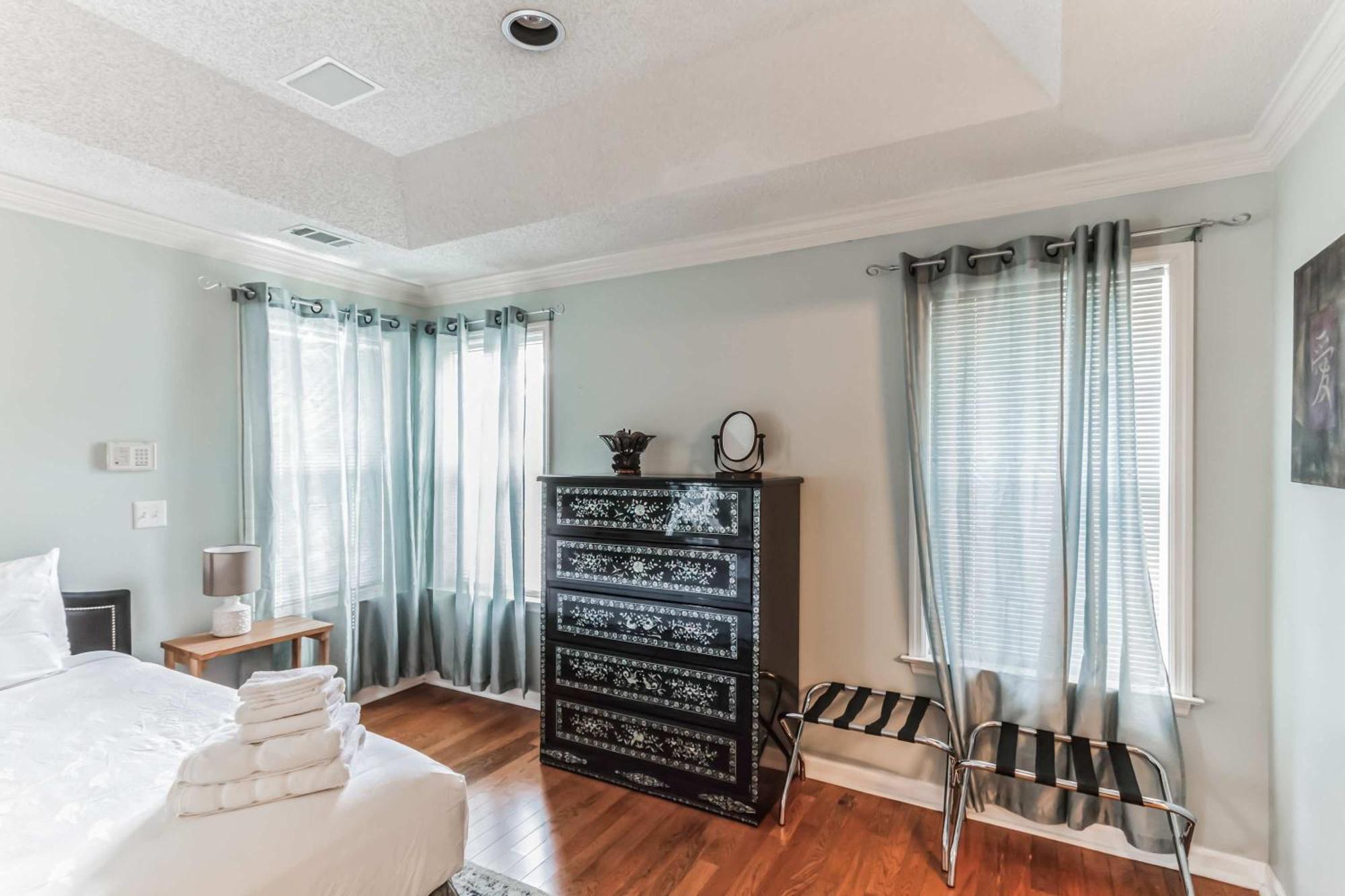 Mins To Savannah-peachy Pied-a-terre