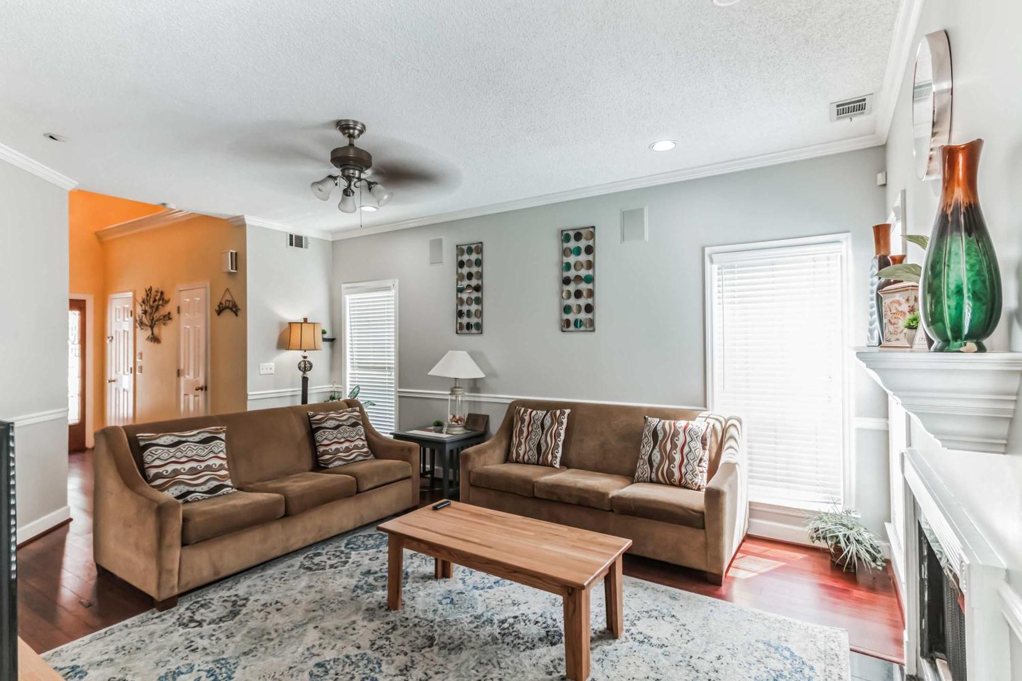 Mins To Savannah-peachy Pied-a-terre Holiday home *