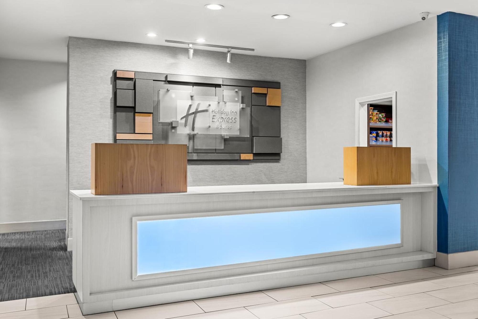 Express & Midtown By Ihg Hotel 3*