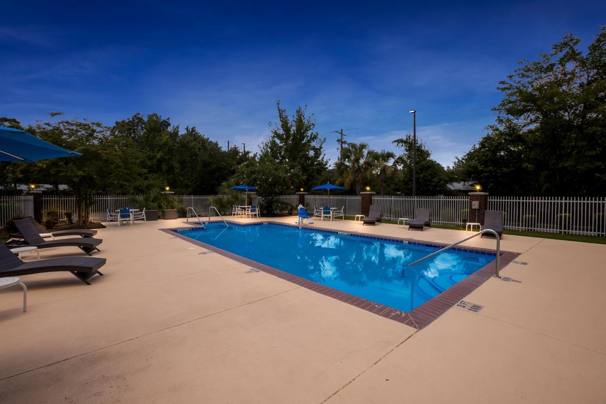 Express & Midtown By Ihg Hotel Savannah