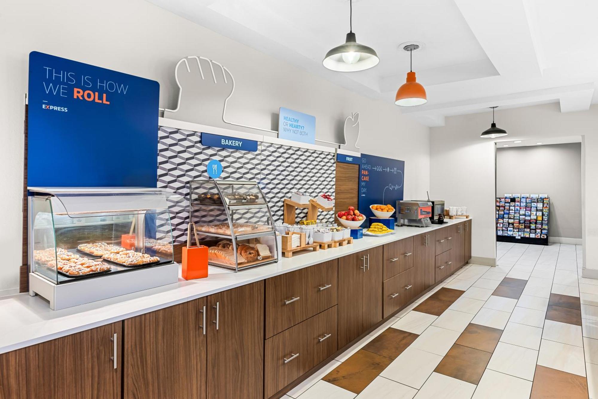 Hotel Express & Midtown By Ihg