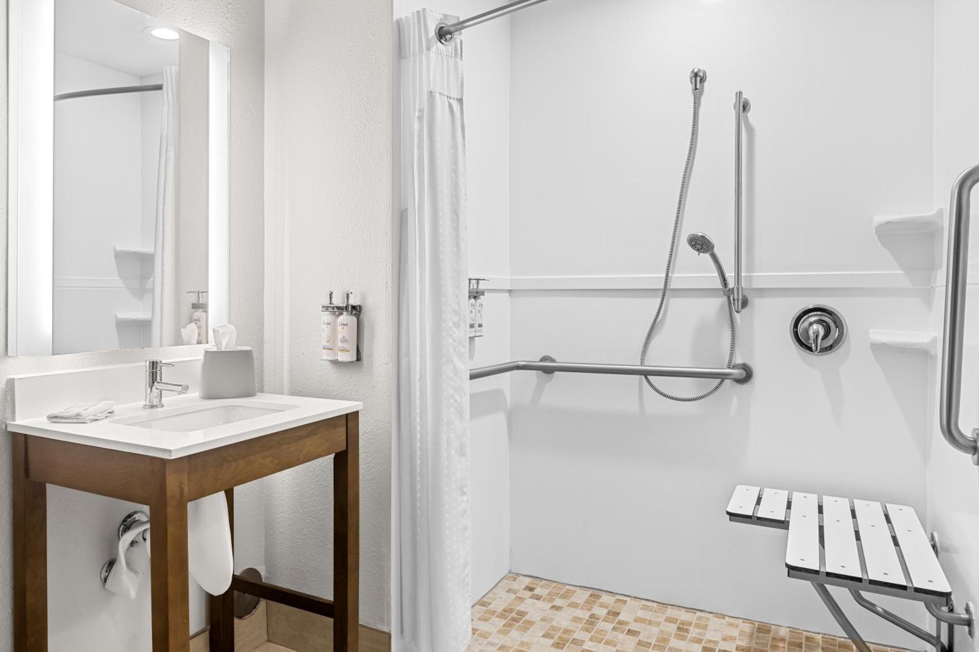 Express & Midtown By Ihg Hotel Savannah