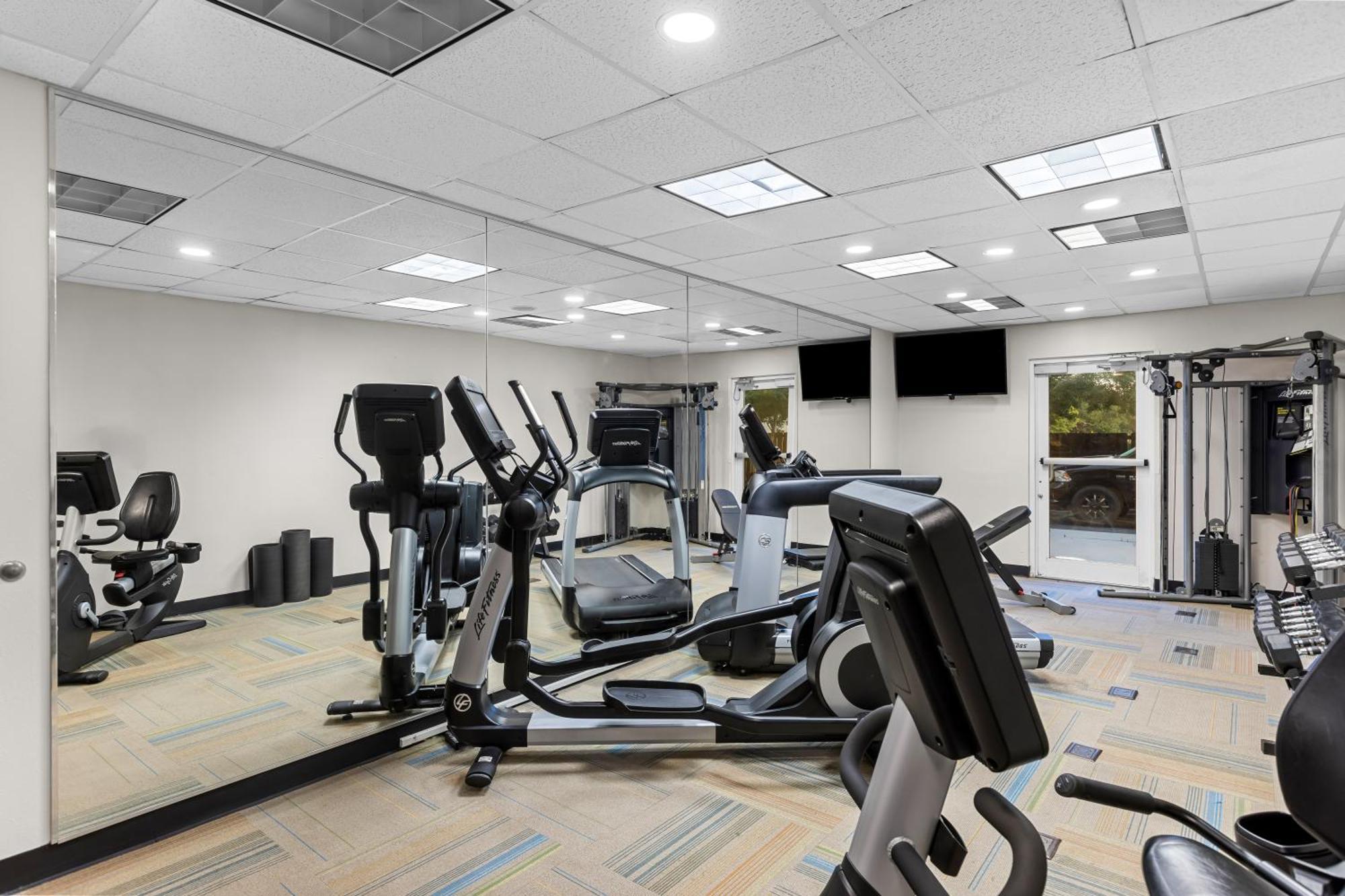 Express & Midtown By Ihg 3*