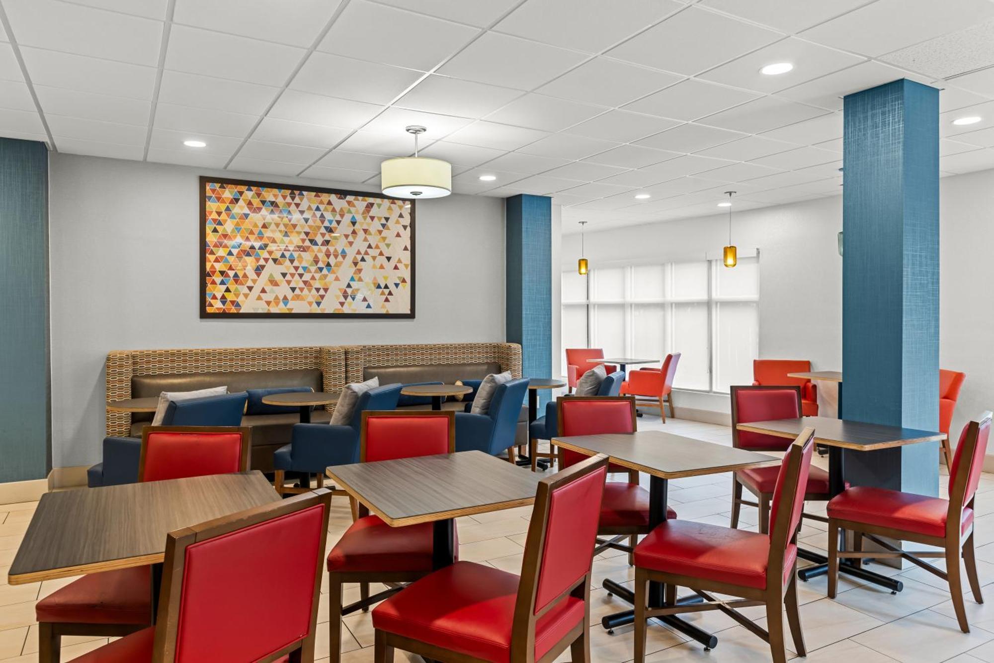 Express & Midtown By Ihg Hotel 3*
