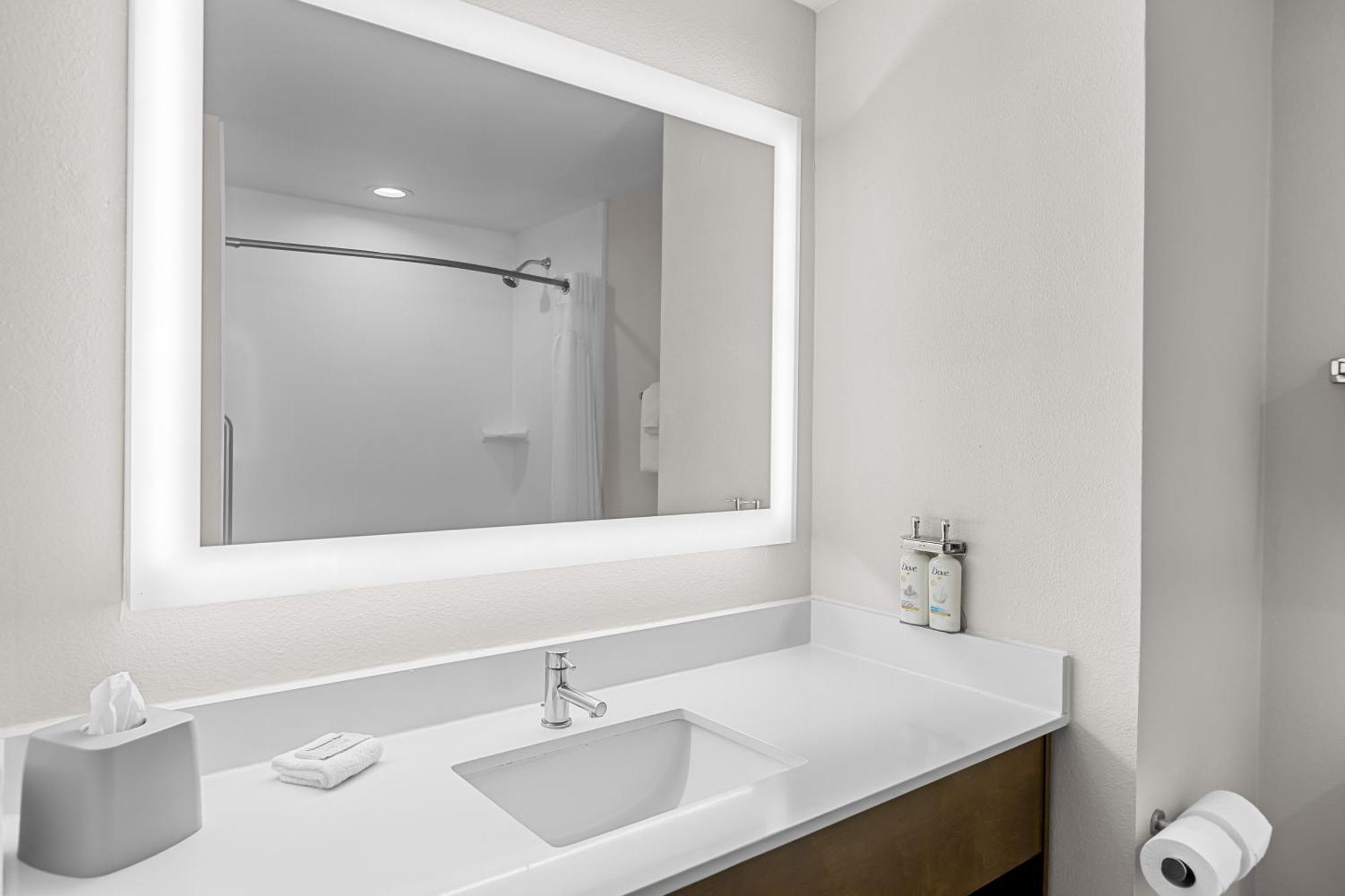 Express & Midtown By Ihg Hotel Savannah