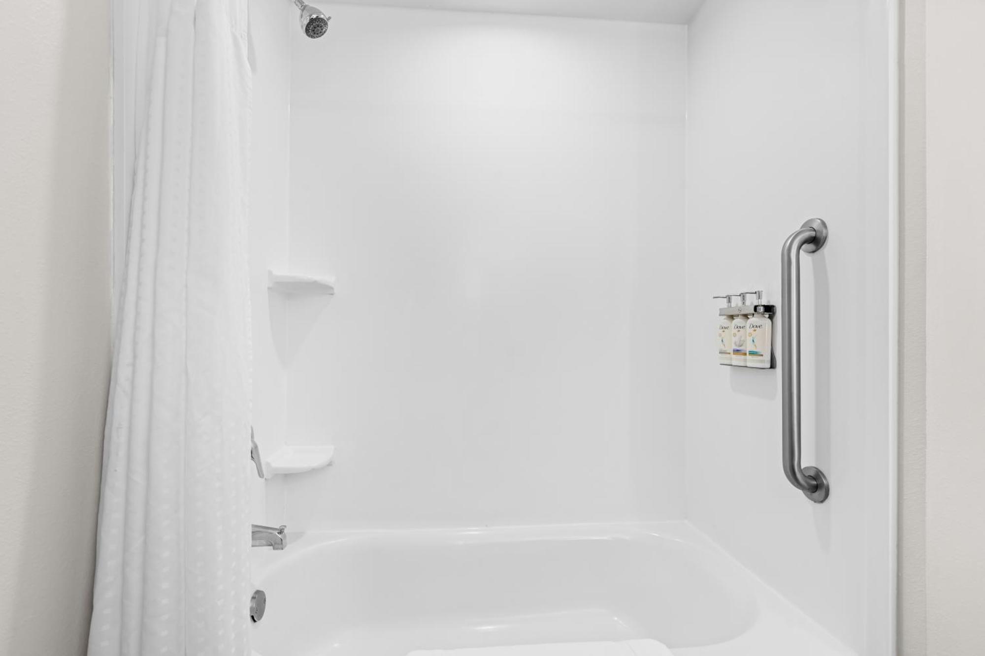 Express & Midtown By Ihg Hotel
