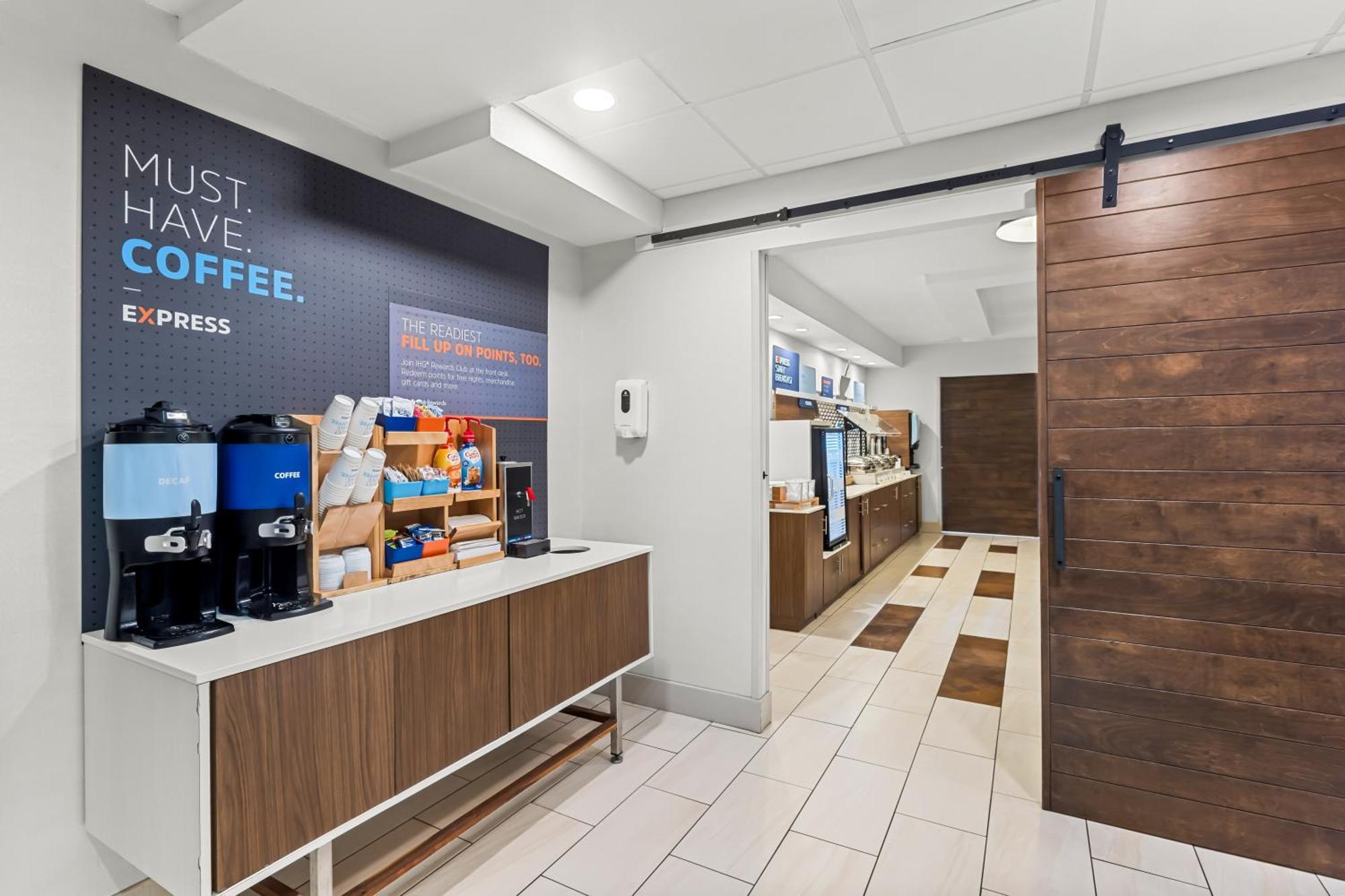 Hotel Express & Midtown By Ihg